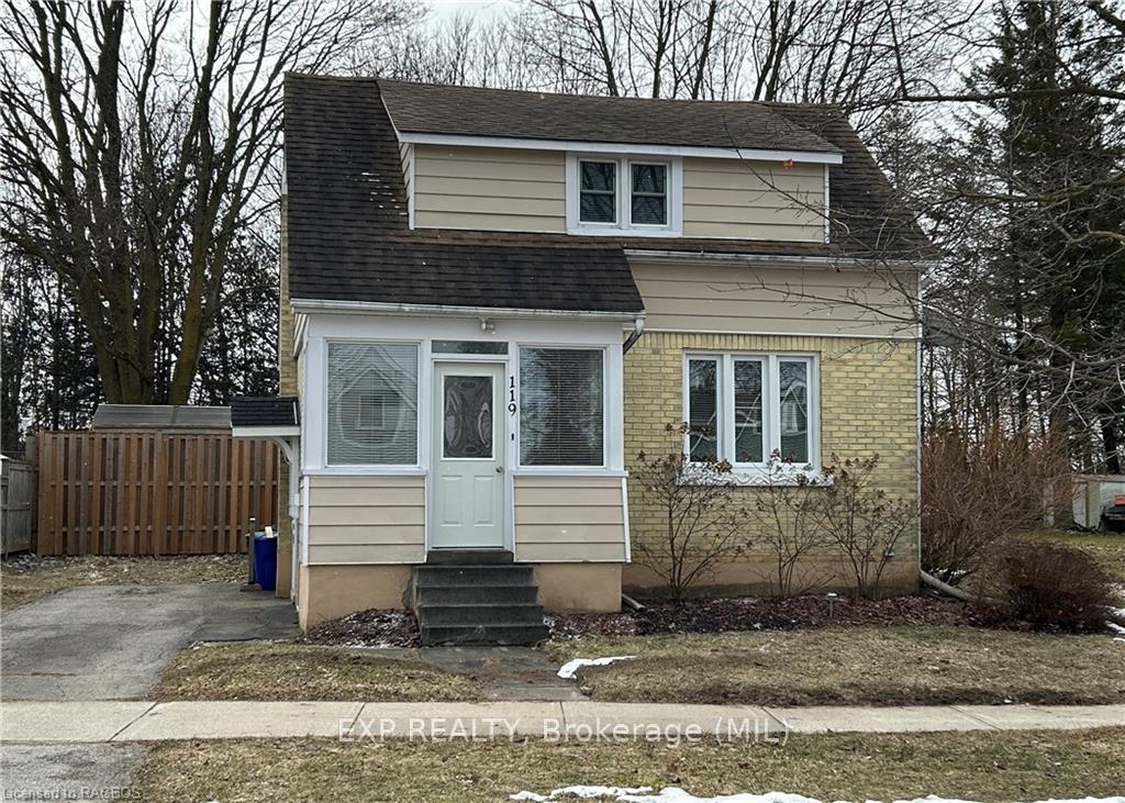 Front of 119 7TH Street