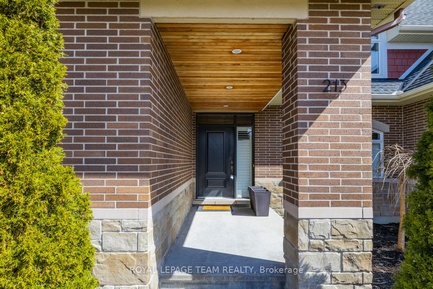 Photo 4 of 213 Cabrelle Place, Ottawa, Manotick Village & Manotick Estates — HOMEH