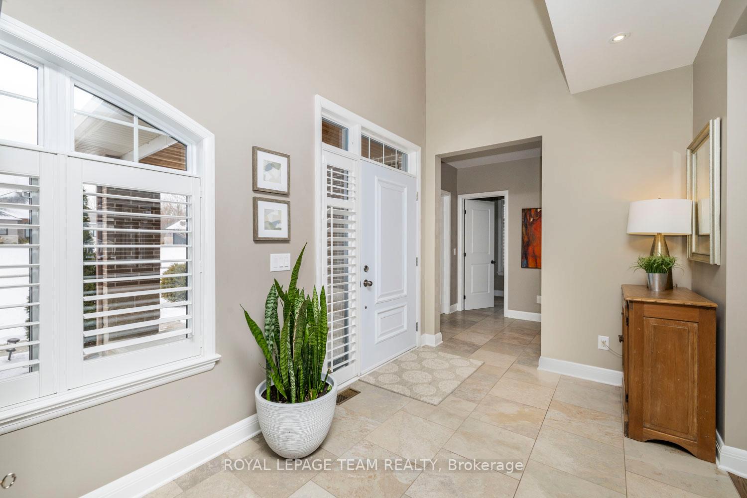 Photo 5 of 213 Cabrelle Place, Ottawa, Manotick Village & Manotick Estates — HOMEH
