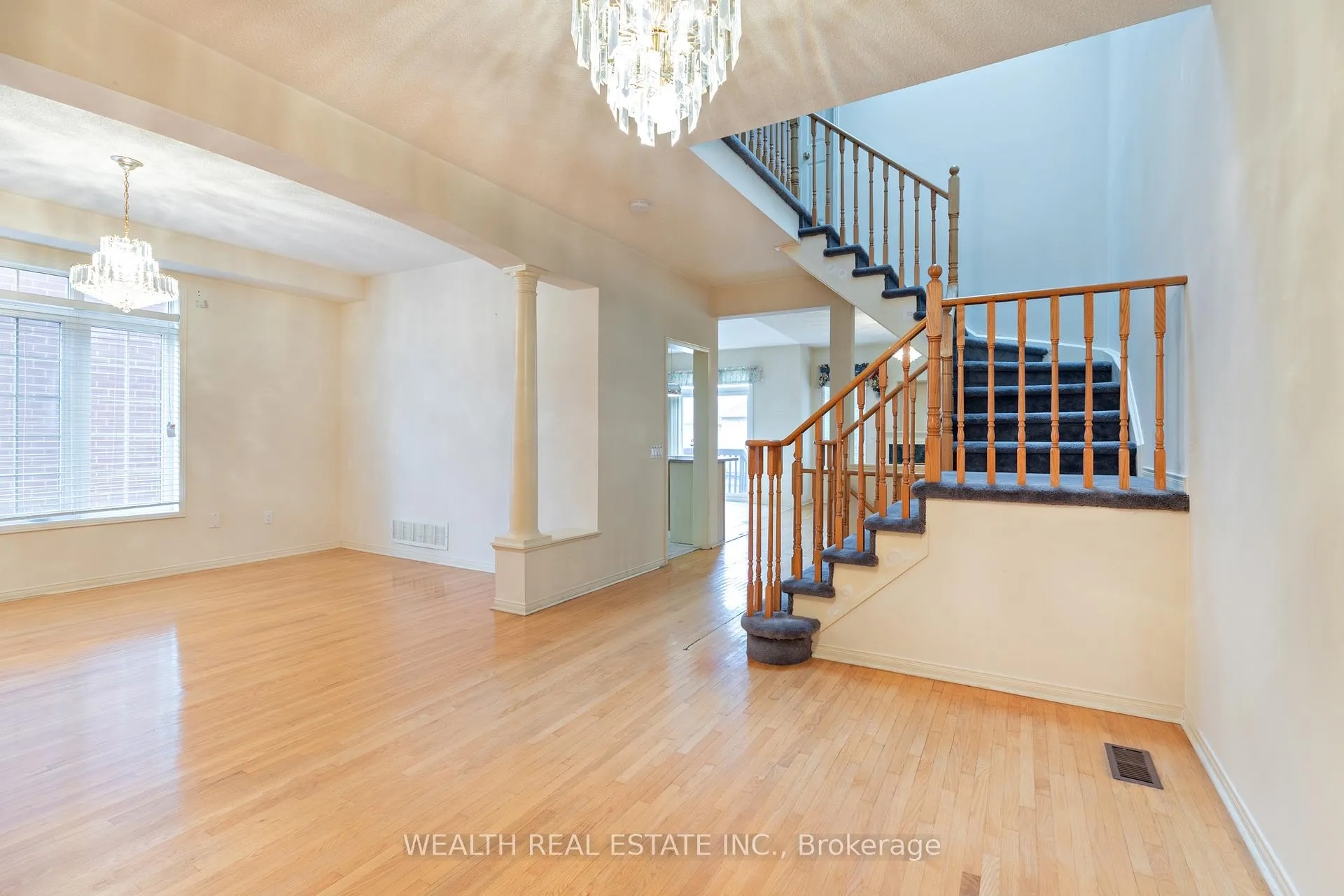 Photo 2 of 89 Snowdon Circle, Markham, Markville — HOMEH