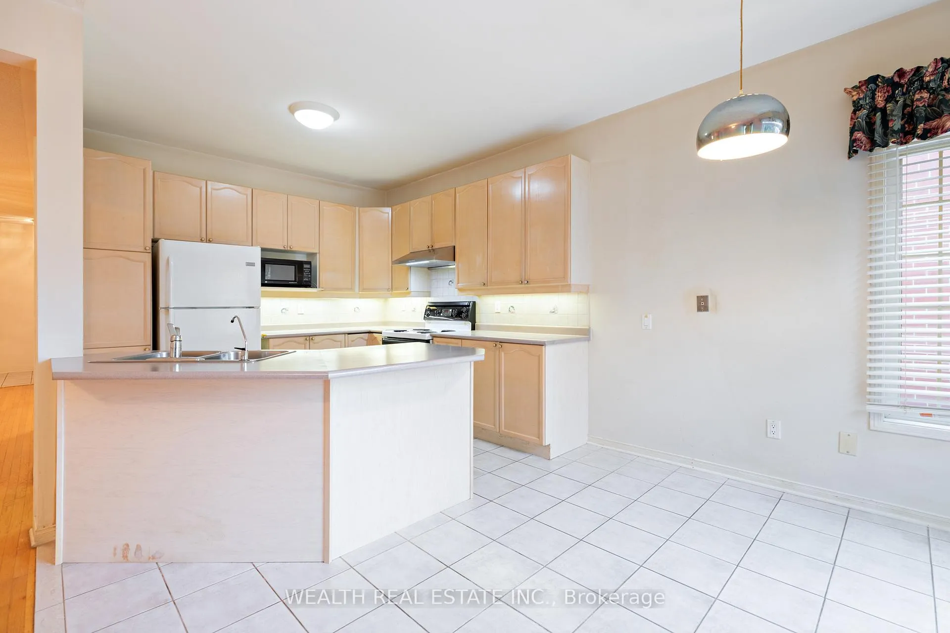 Photo 7 of 89 Snowdon Circle, Markham, Markville — HOMEH