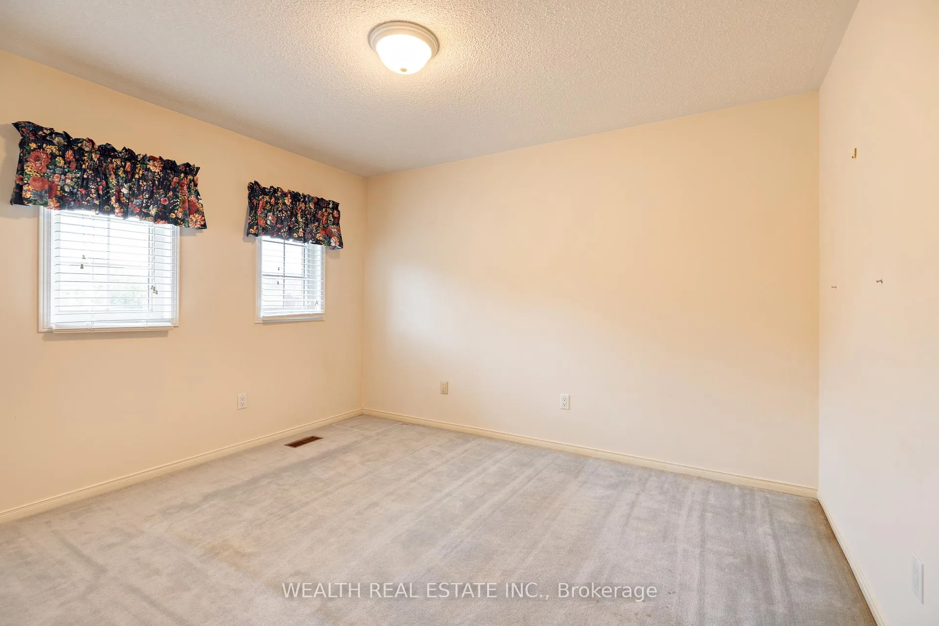 Photo 15 of 89 Snowdon Circle, Markham, Markville — HOMEH