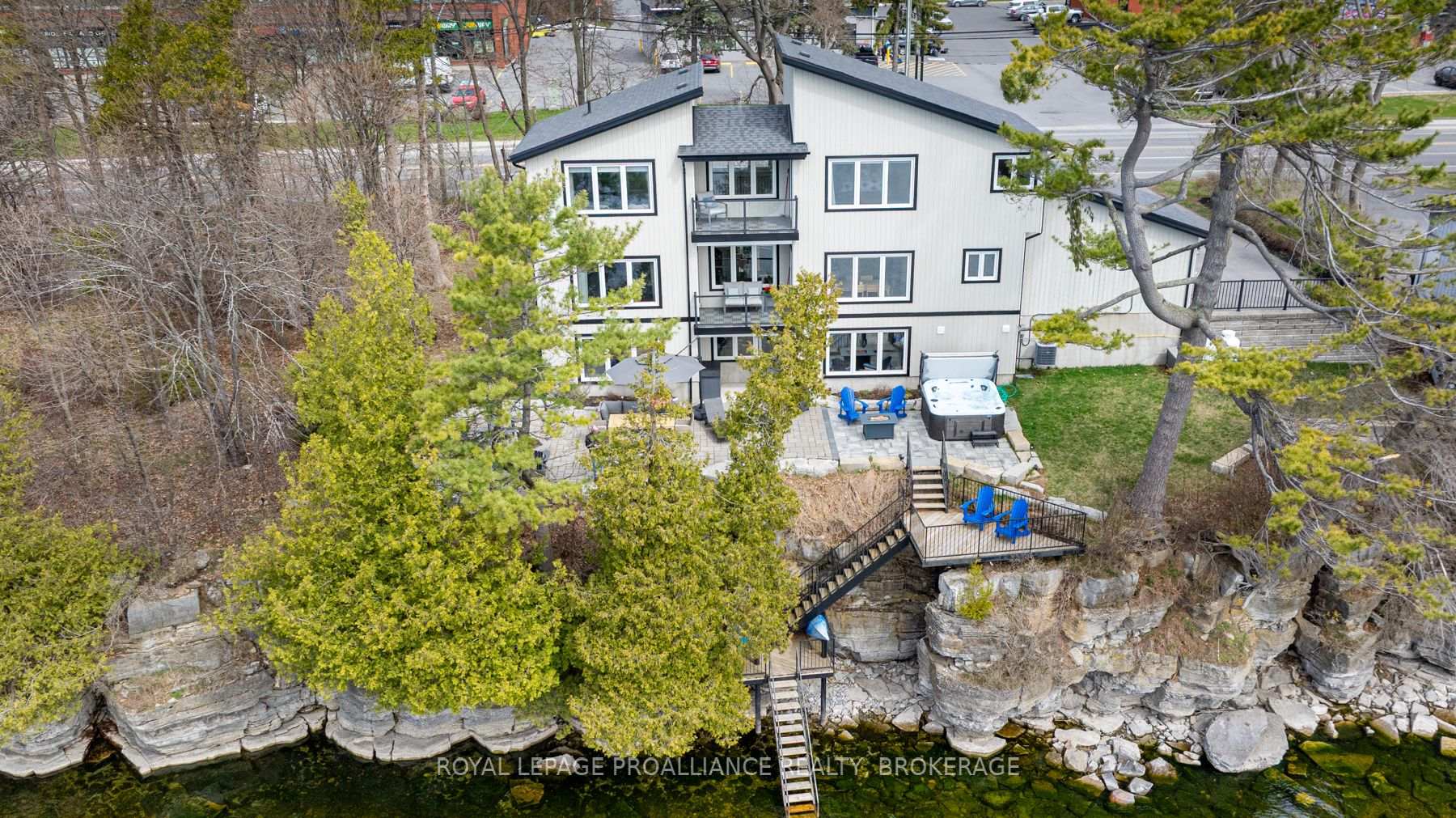 Photo 3 of 4506 Bath Road, Loyalist, Amherstview — HOMEH