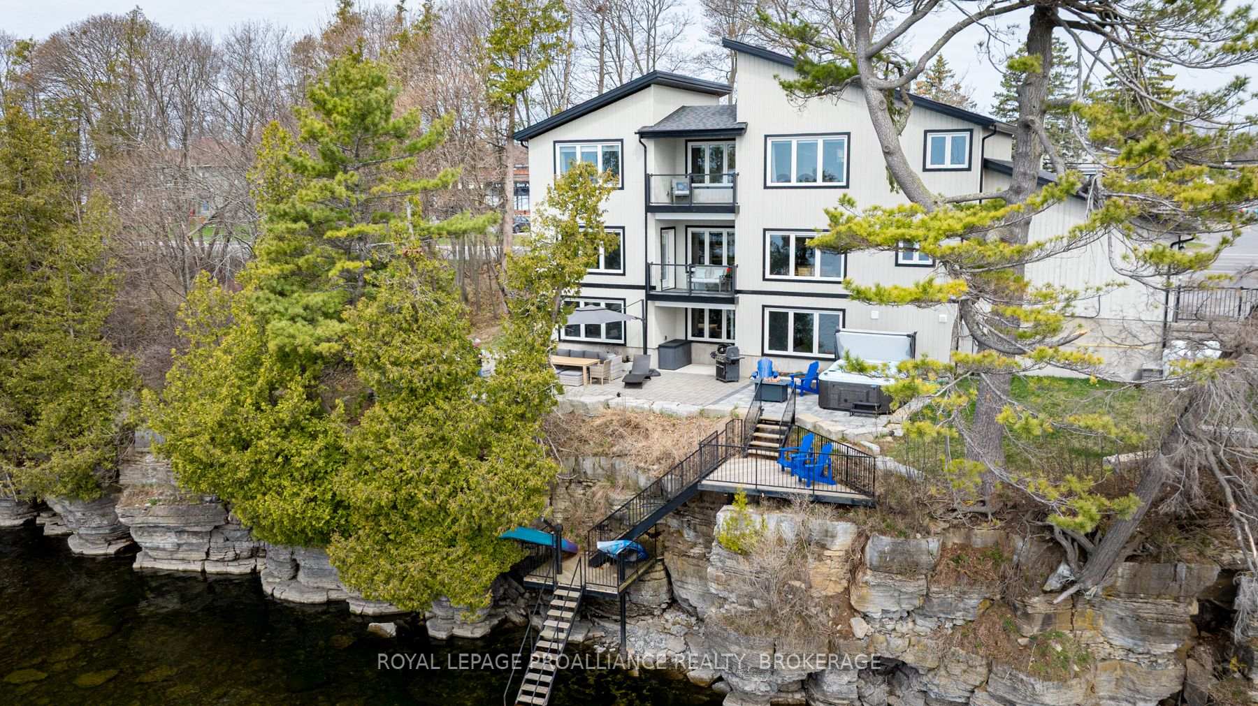 Photo 4 of 4506 Bath Road, Loyalist, Amherstview — HOMEH