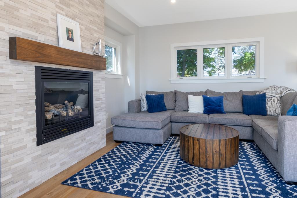 Photo 9 of 4506 Bath Road, Loyalist, Amherstview — HOMEH