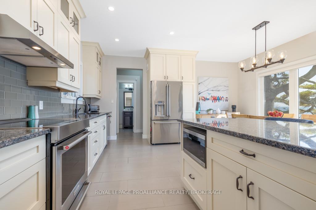 Photo 12 of 4506 Bath Road, Loyalist, Amherstview — HOMEH