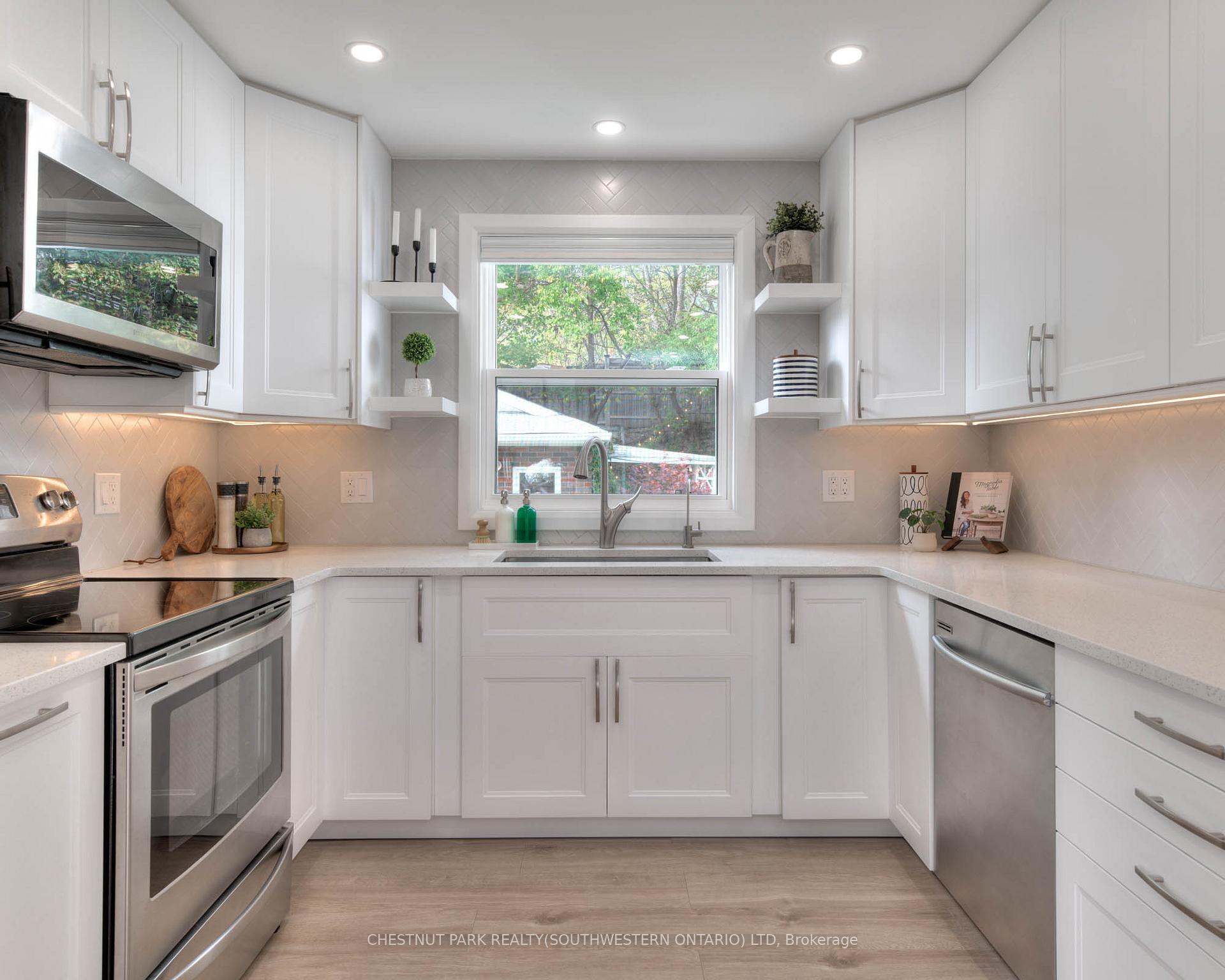 Photo 6 of 112 Cedar Street S, Kitchener — HOMEH
