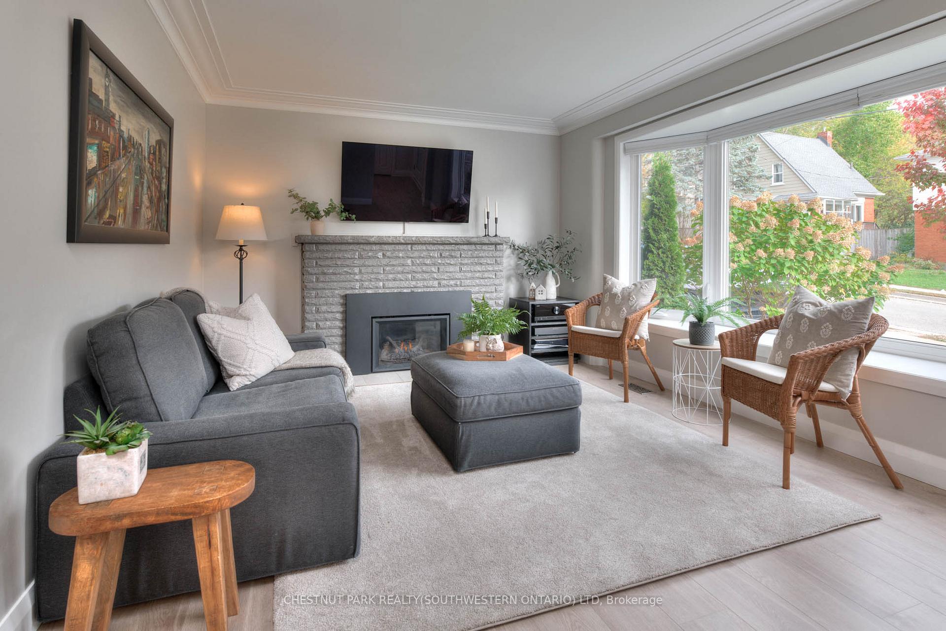 Photo 11 of 112 Cedar Street S, Kitchener — HOMEH