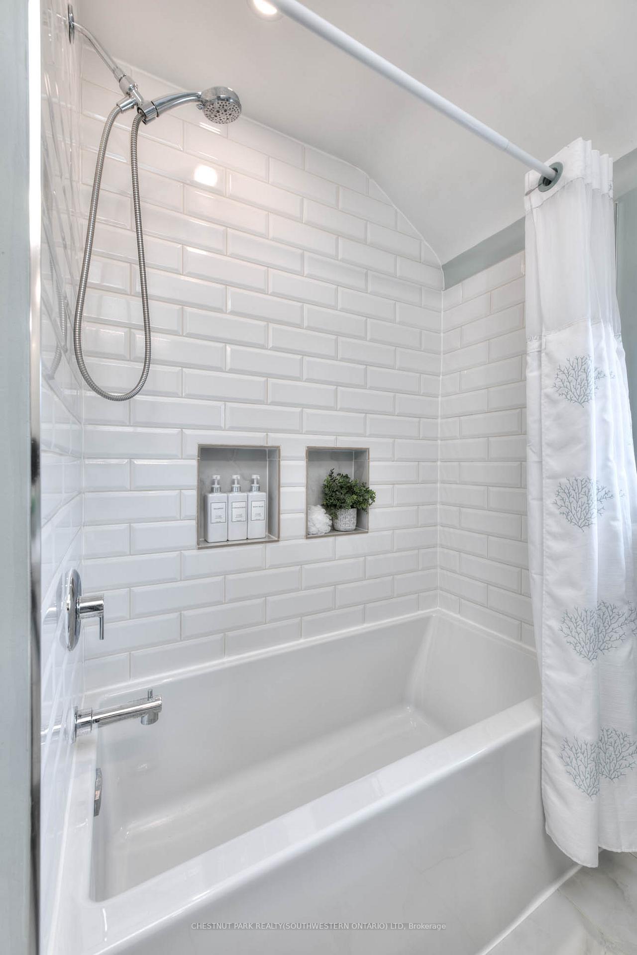 Photo 26 of 112 Cedar Street S, Kitchener — HOMEH