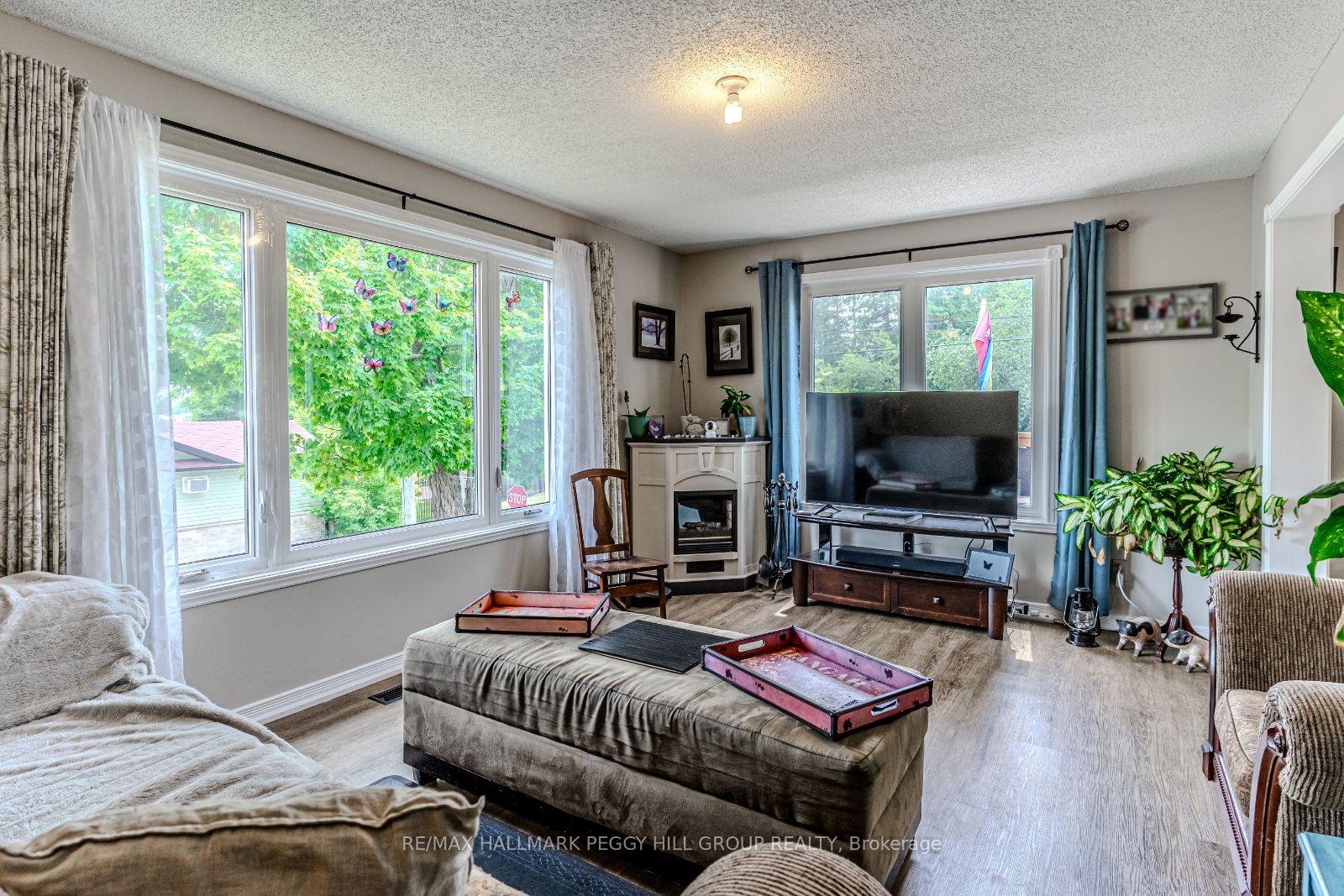 Photo 3 of 884 Maplewood Drive, Innisfil, Alcona — HOMEH