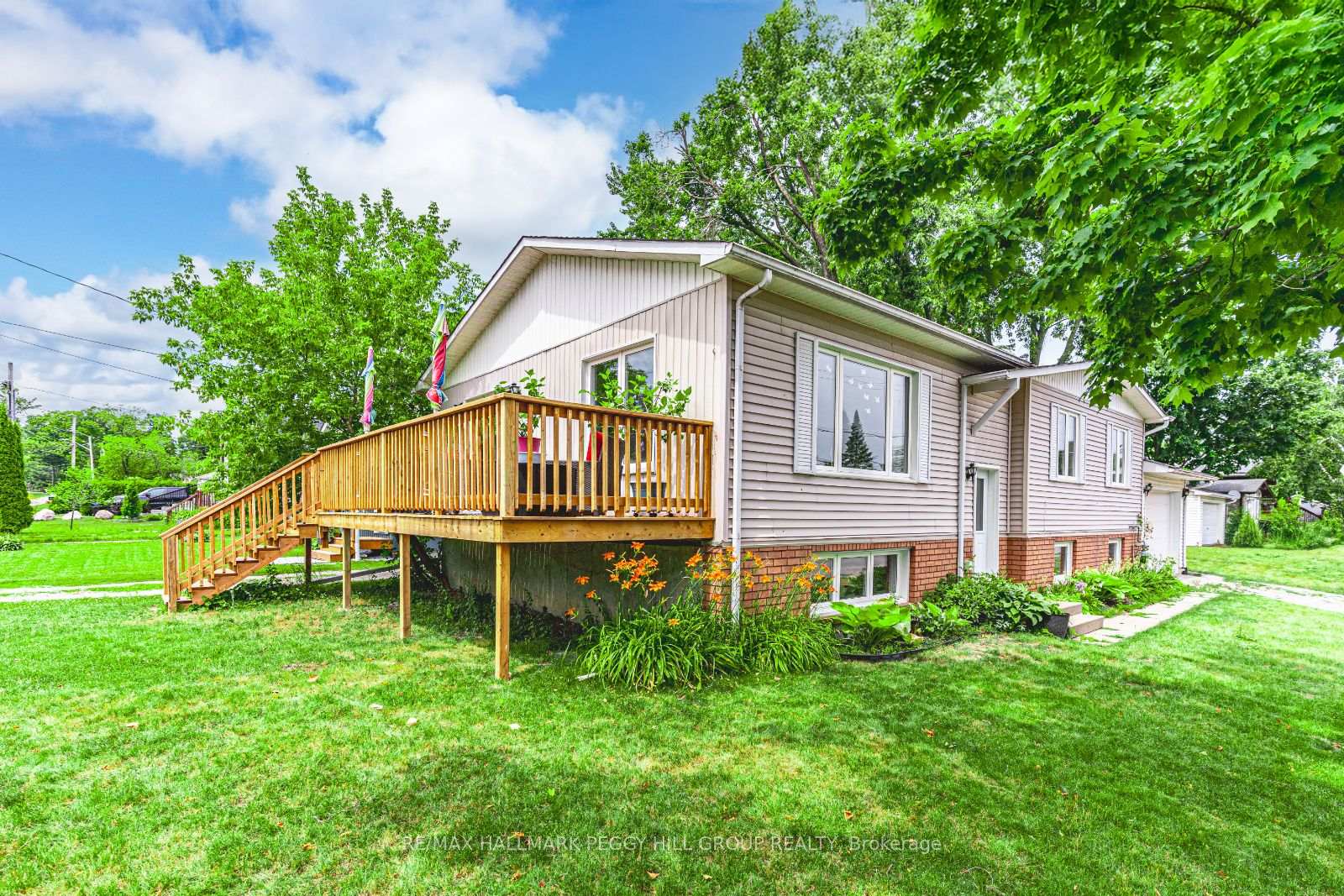 Photo 13 of 884 Maplewood Drive, Innisfil, Alcona — HOMEH