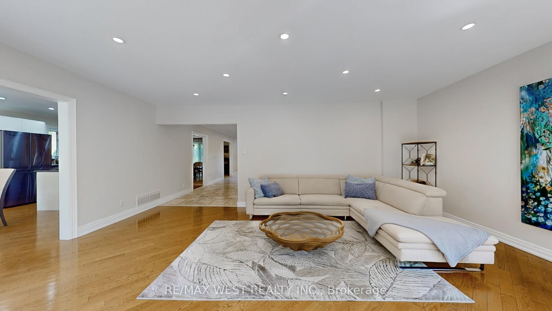 Photo 6 of 59 Lambert Road, Markham, Thornlea — HOMEH