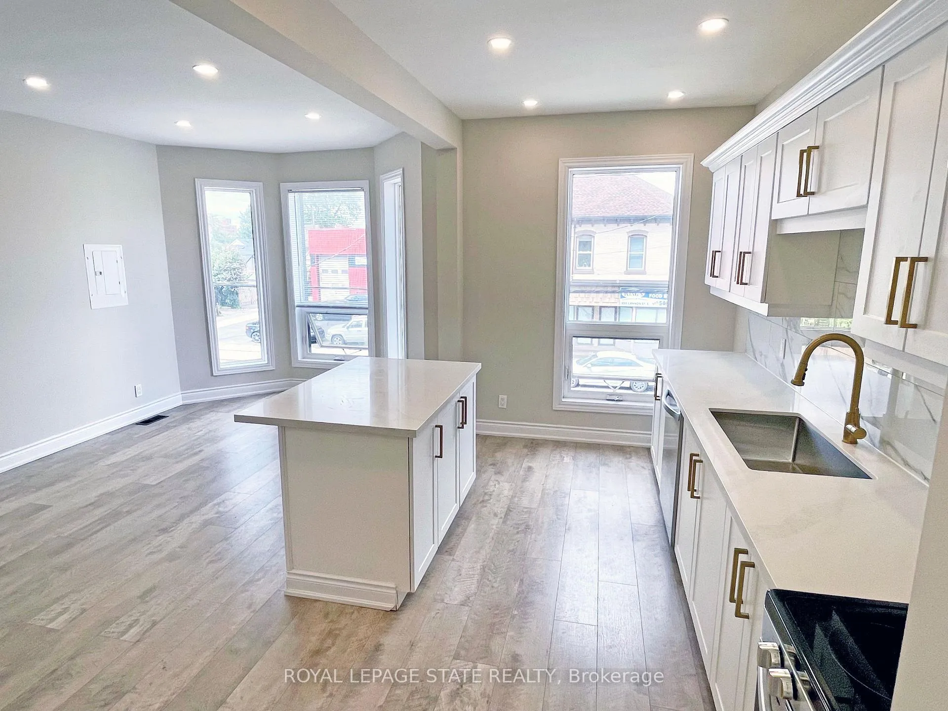 Photo 3 of Unit Upper, 360 Cannon Street, Hamilton, Landsdale — HOMEH