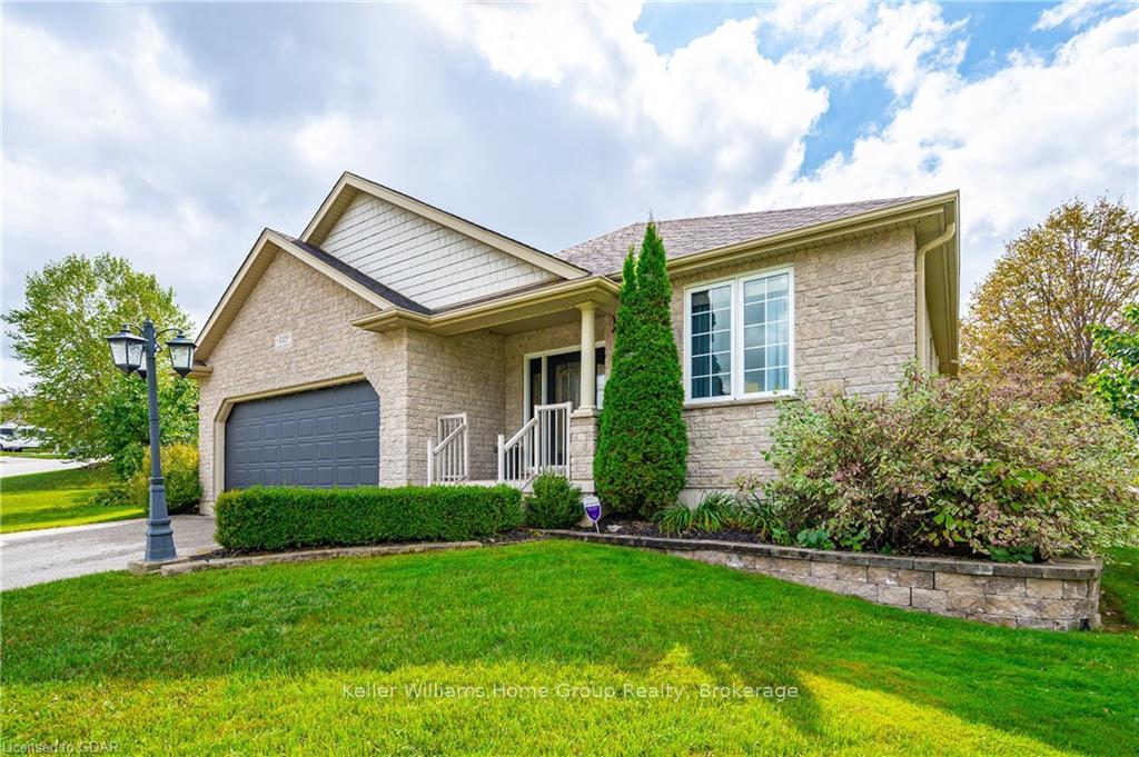 Photo 2 of 115 Andrews Dr W, Mapleton, Rural Mapleton — HOMEH