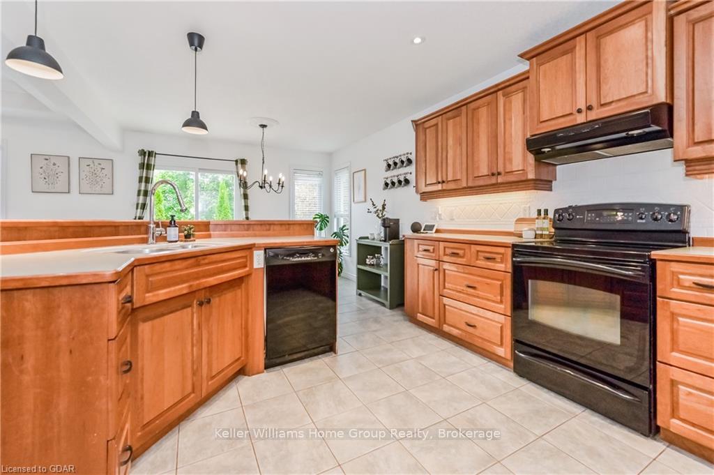 Photo 11 of 115 Andrews Dr W, Mapleton, Rural Mapleton — HOMEH