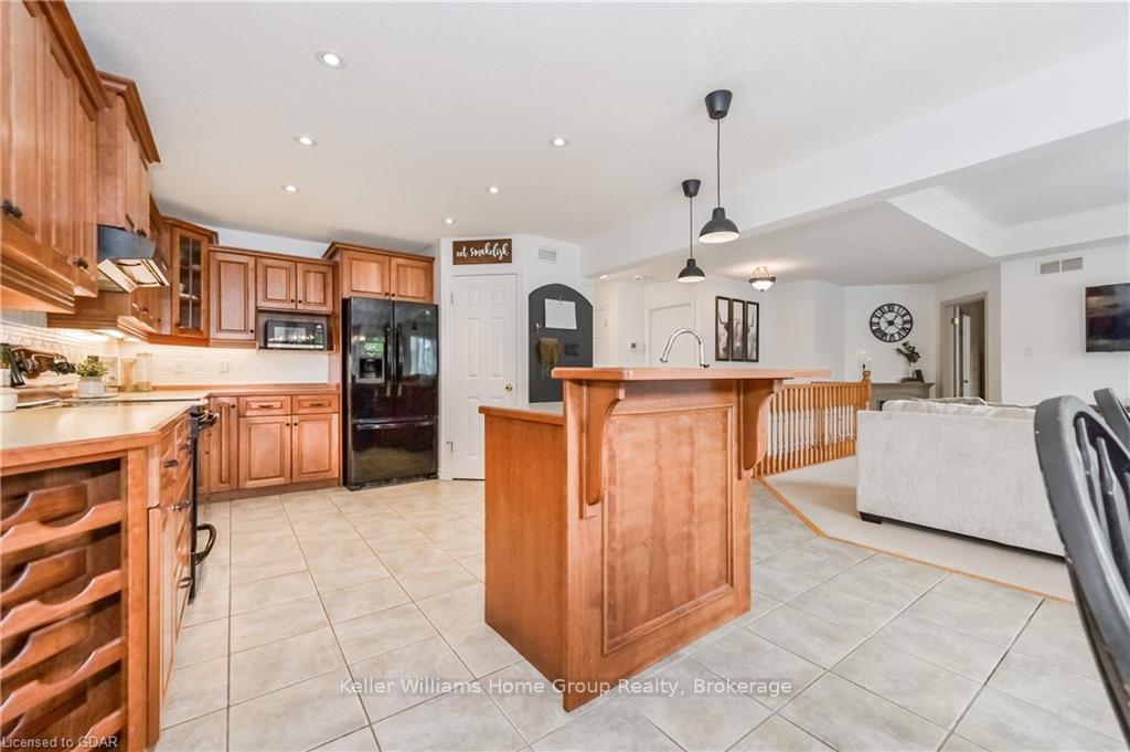 Photo 12 of 115 Andrews Dr W, Mapleton, Rural Mapleton — HOMEH