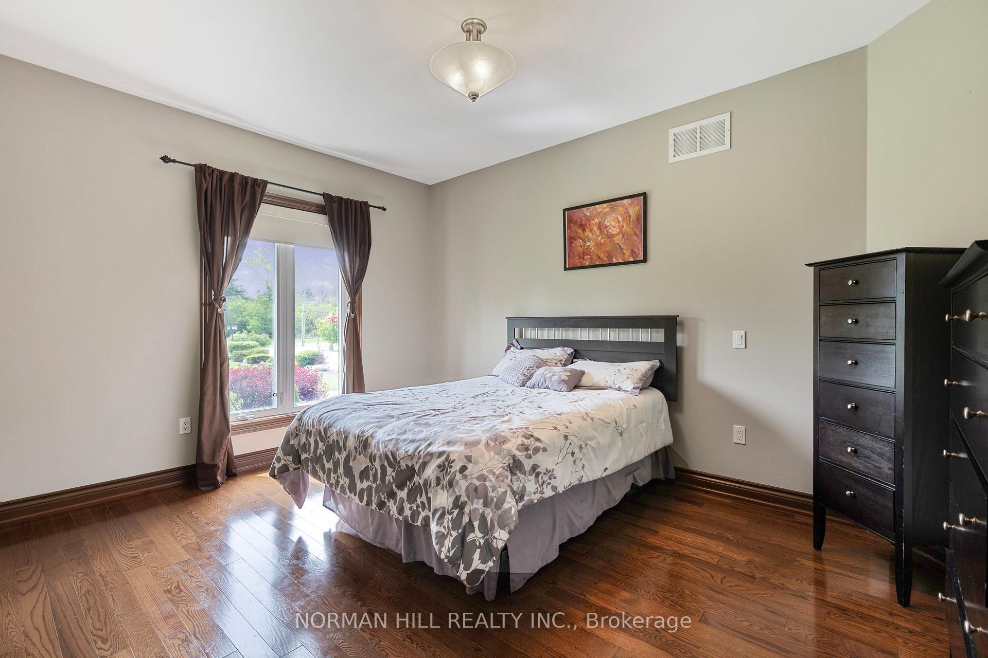Photo 23 of 16415 7th Concession Road, King, Pottageville — HOMEH
