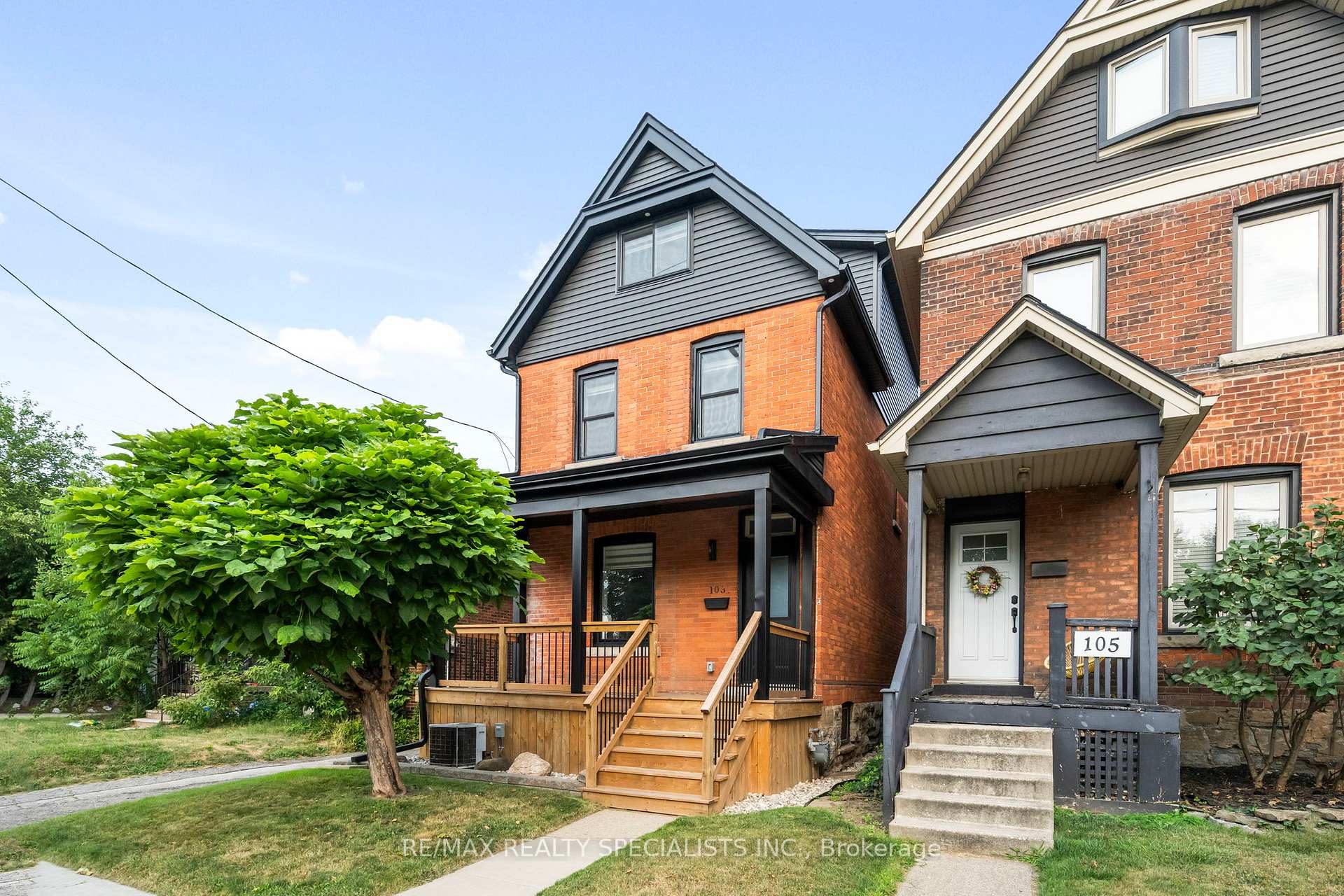 Front of 103 Kenilworth Avenue S