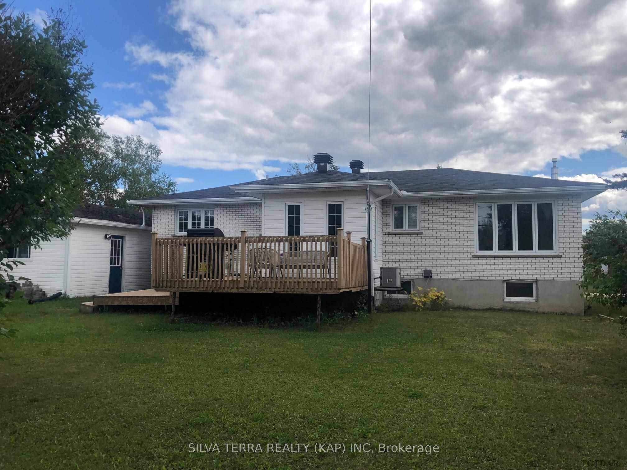 Photo 34 of 33 Clark Street, Kapuskasing — HOMEH