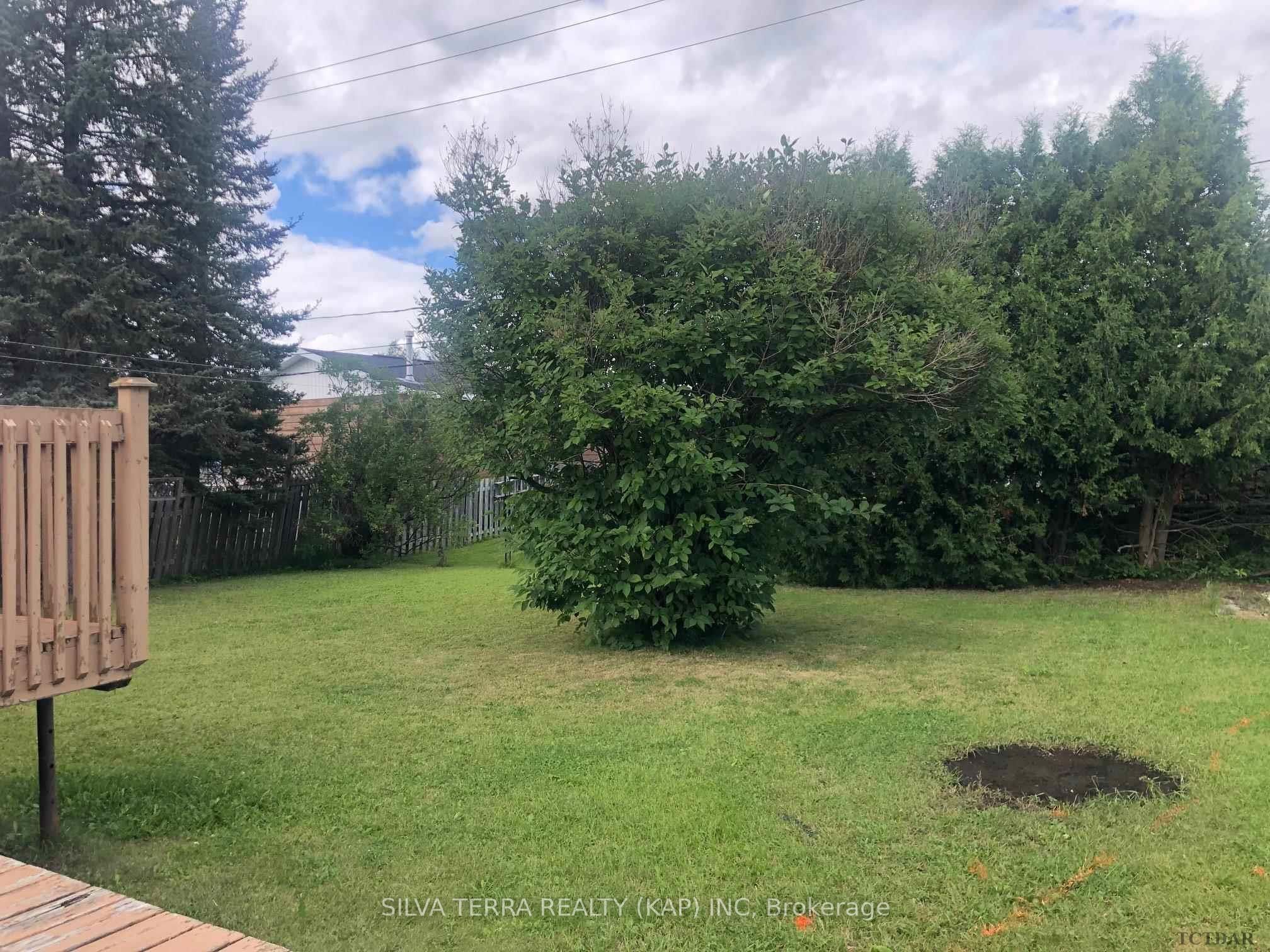Photo 35 of 33 Clark Street, Kapuskasing — HOMEH