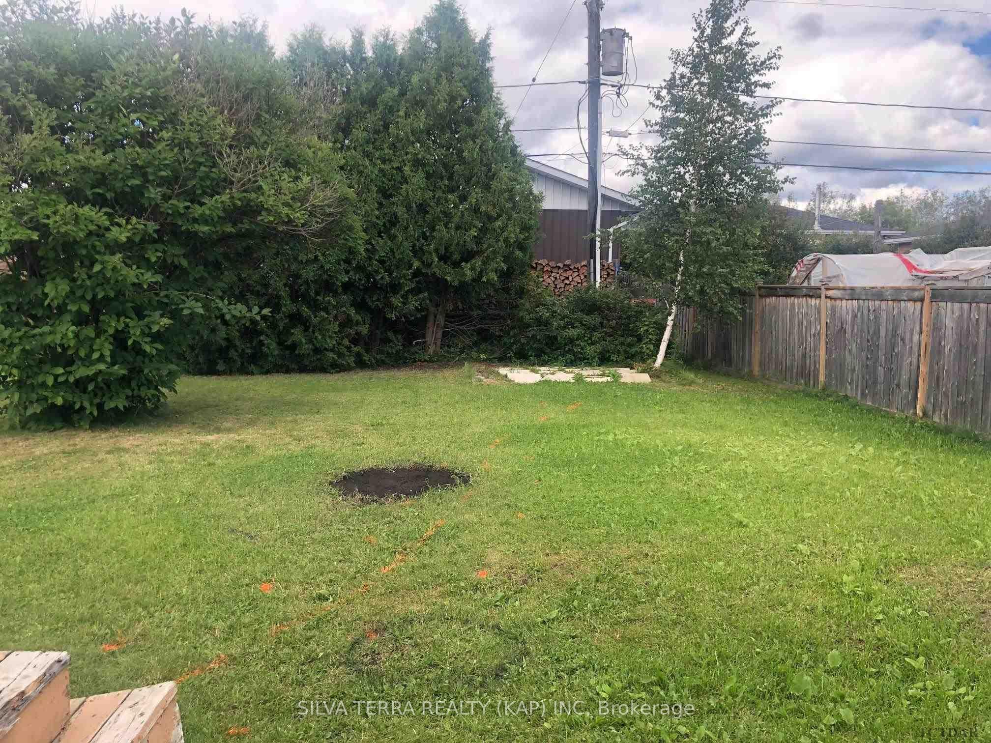 Photo 36 of 33 Clark Street, Kapuskasing — HOMEH