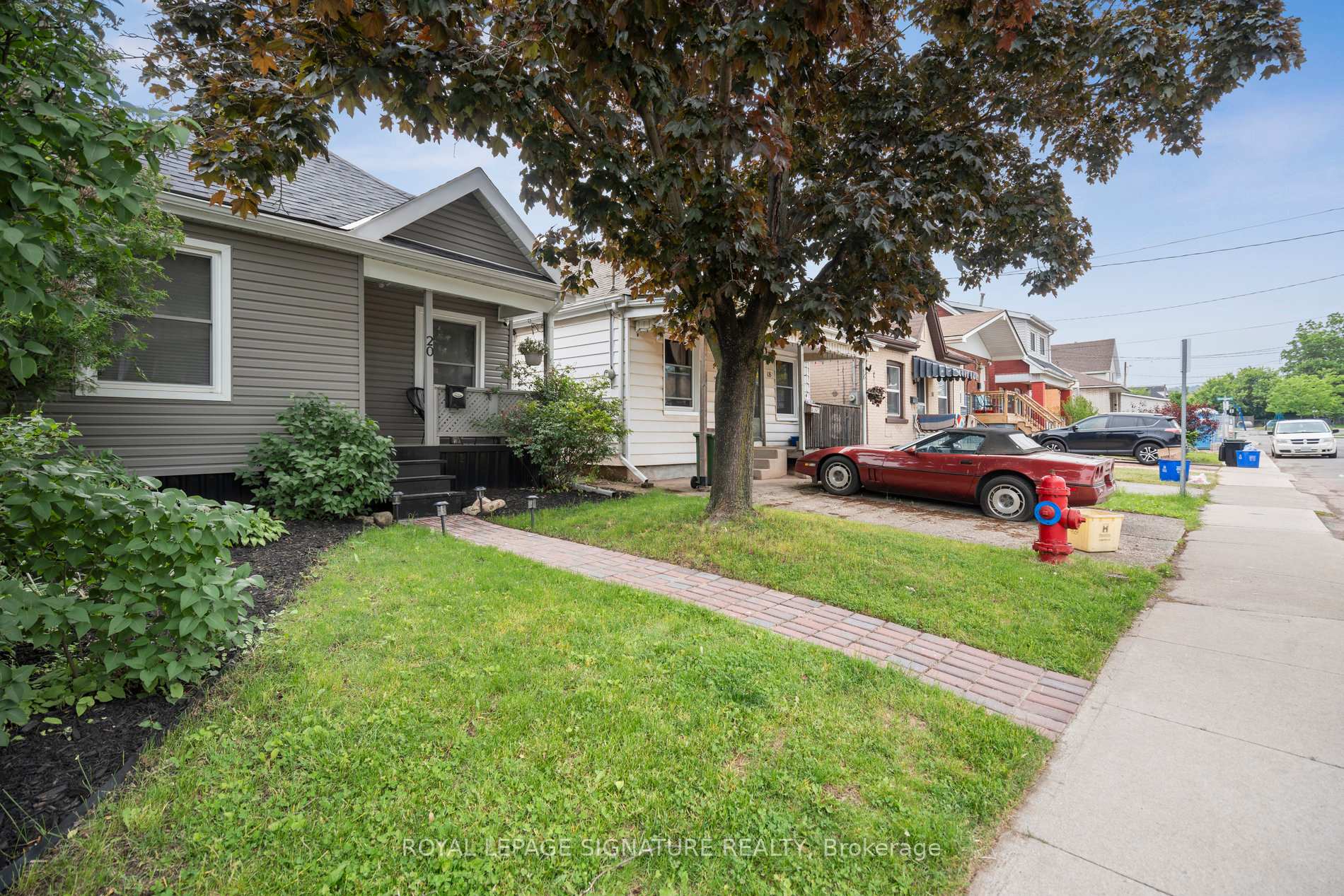 Photo 2 of 20 Robins Avenue, Hamilton, Crown Point — HOMEH
