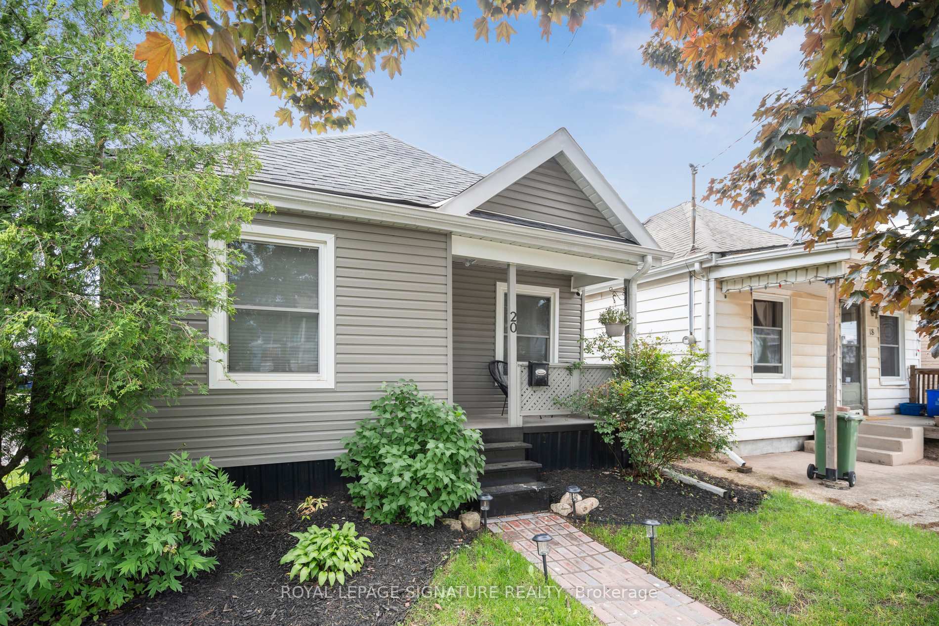 Photo 4 of 20 Robins Avenue, Hamilton, Crown Point — HOMEH