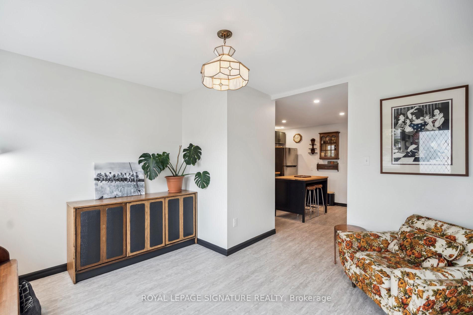 Photo 9 of 20 Robins Avenue, Hamilton, Crown Point — HOMEH