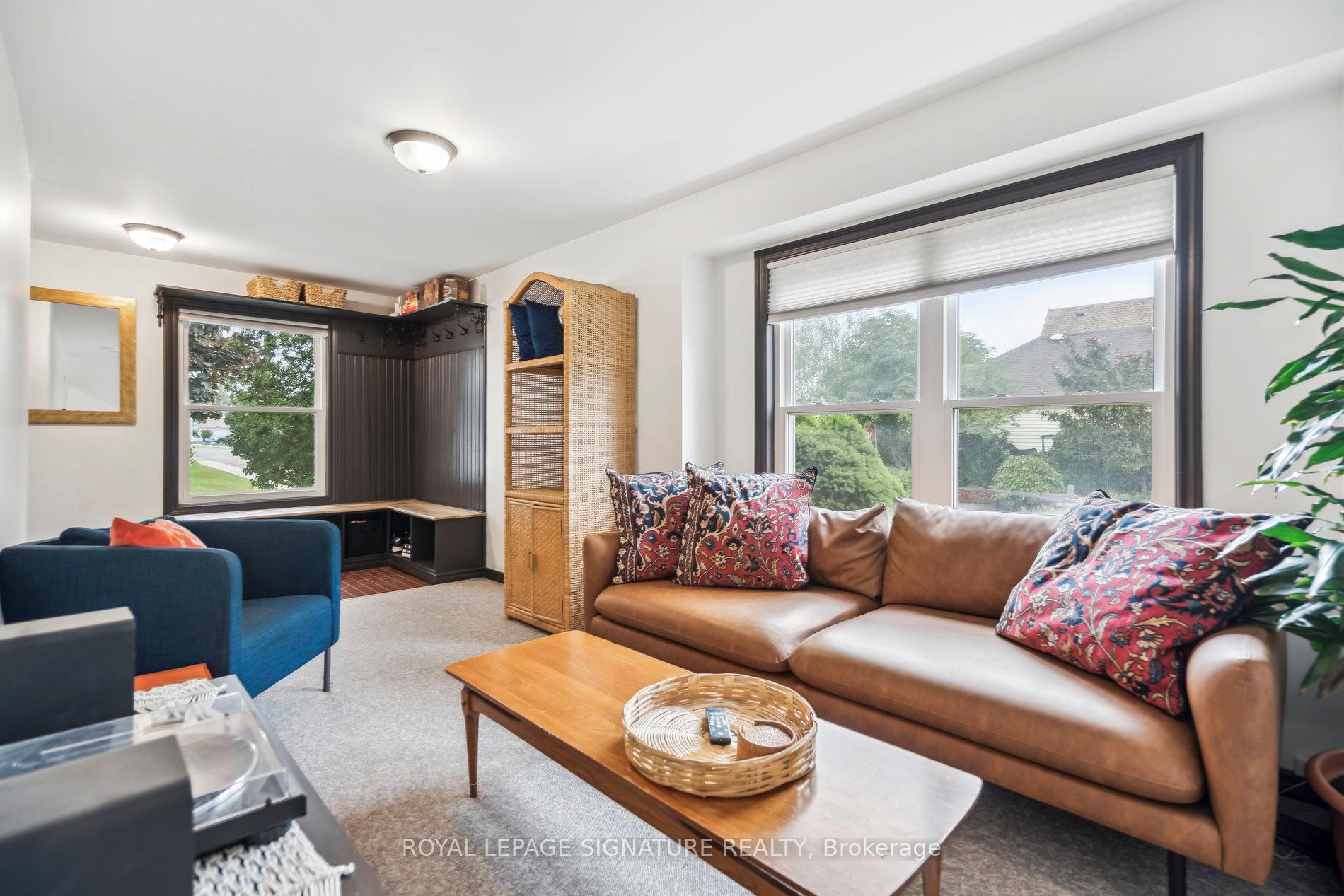 Photo 17 of 20 Robins Avenue, Hamilton, Crown Point — HOMEH