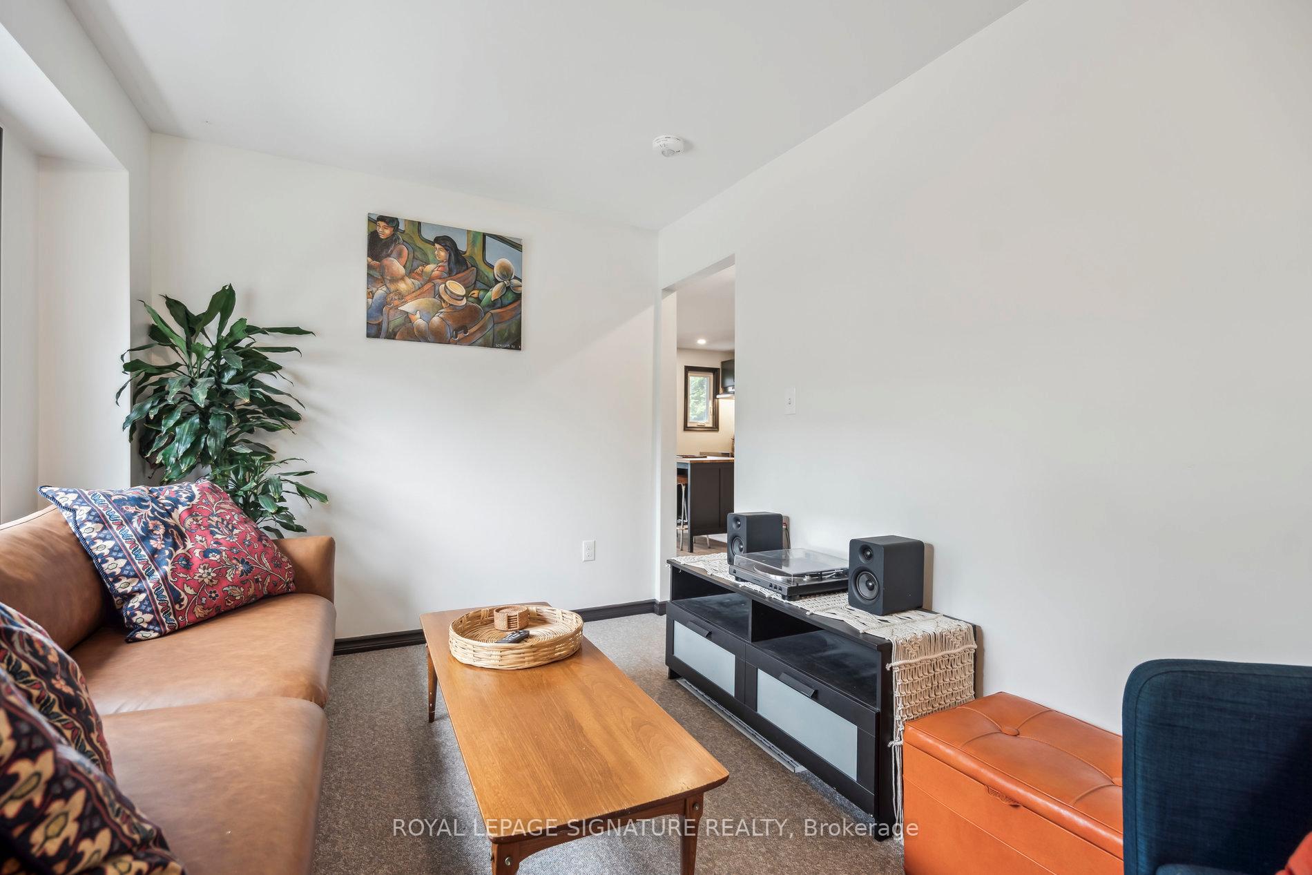 Photo 19 of 20 Robins Avenue, Hamilton, Crown Point — HOMEH