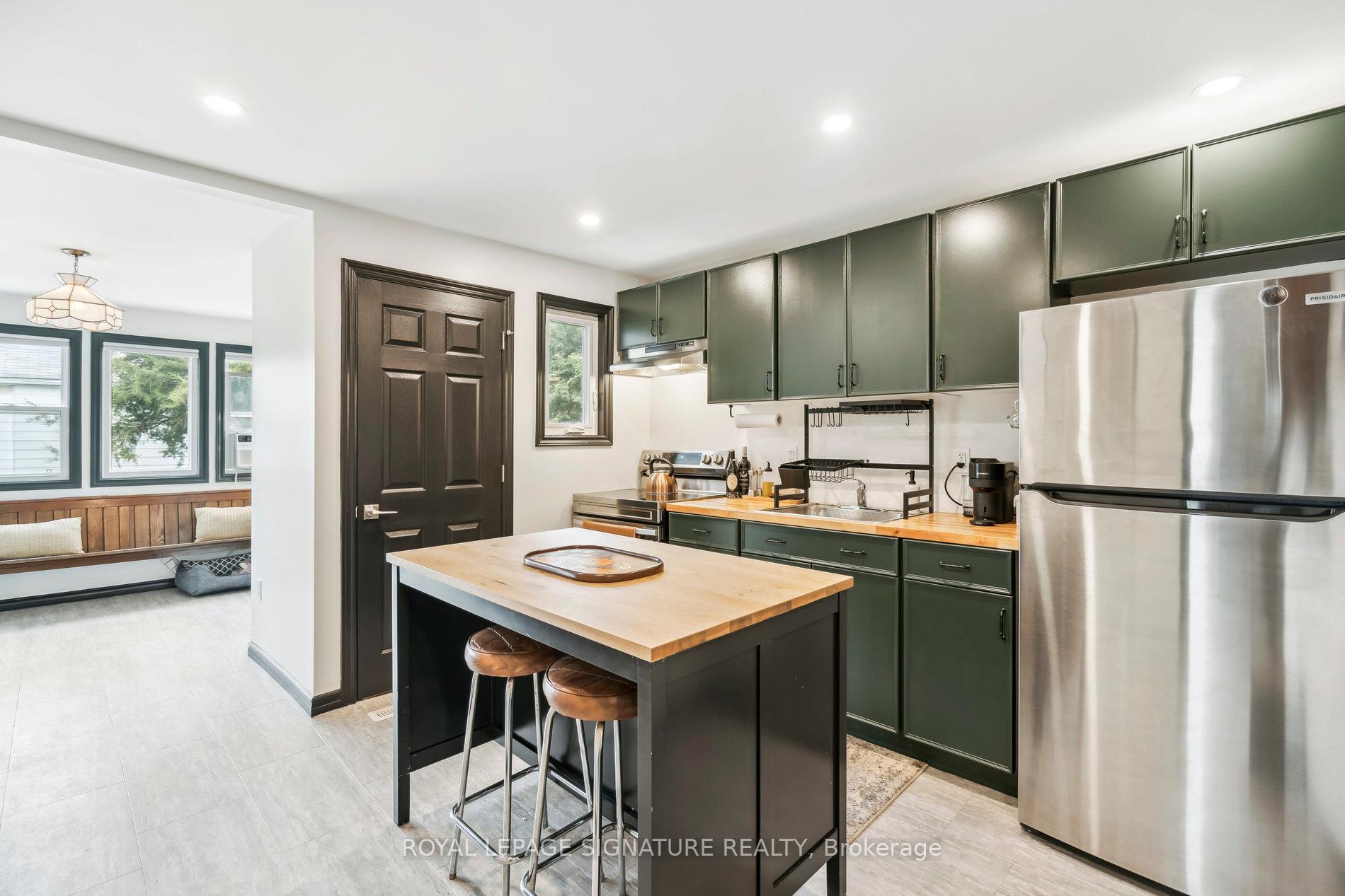 Photo 20 of 20 Robins Avenue, Hamilton, Crown Point — HOMEH