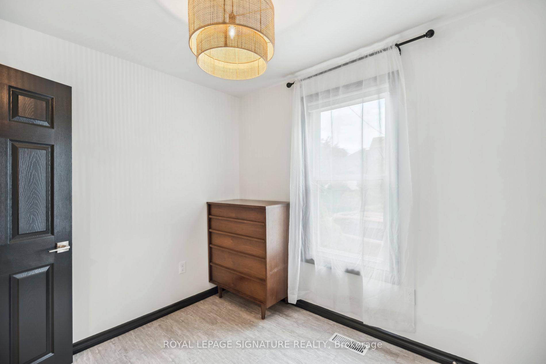 Photo 24 of 20 Robins Avenue, Hamilton, Crown Point — HOMEH