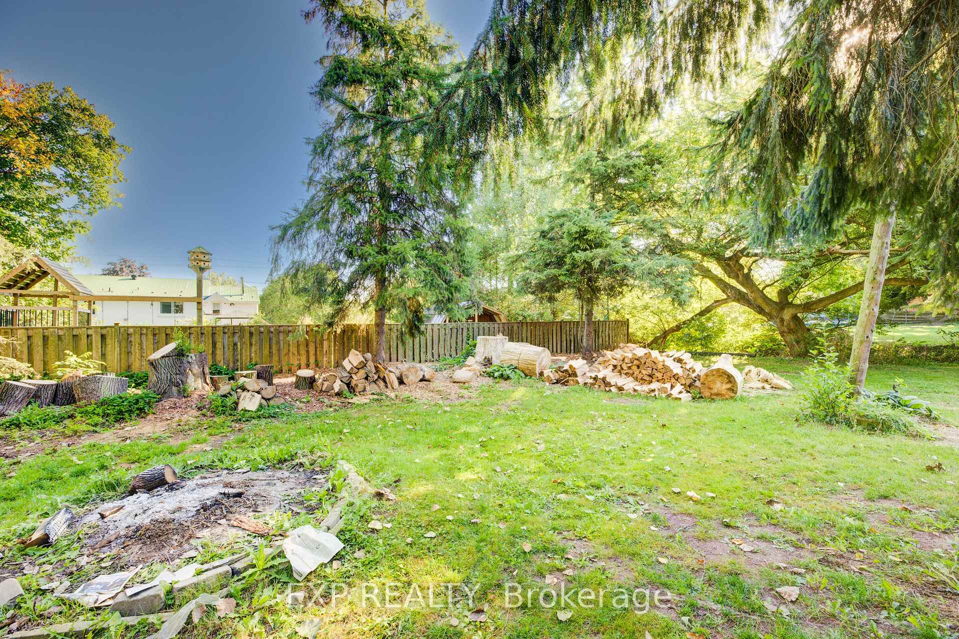 Photo 40 of 56 Main Street E, Mapleton, Rural Mapleton — HOMEH