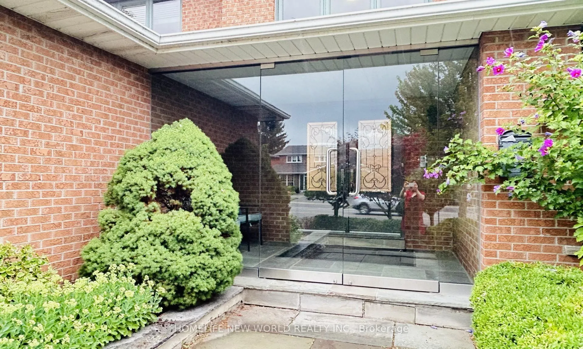Photo 3 of 102 Willowbrook Road, Markham, Aileen-Willowbrook — HOMEH