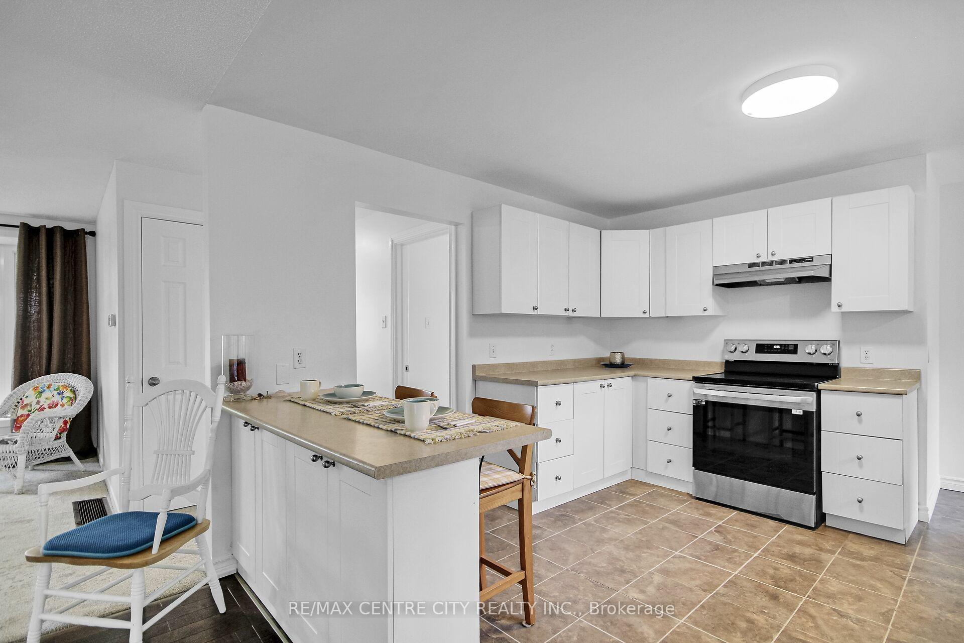 Photo 45 of 3000/2980 Roger Stevens Drive, Ottawa, Rideau Twp S of Reg Rd 6 W of Mccordick Rd. — HOMEH