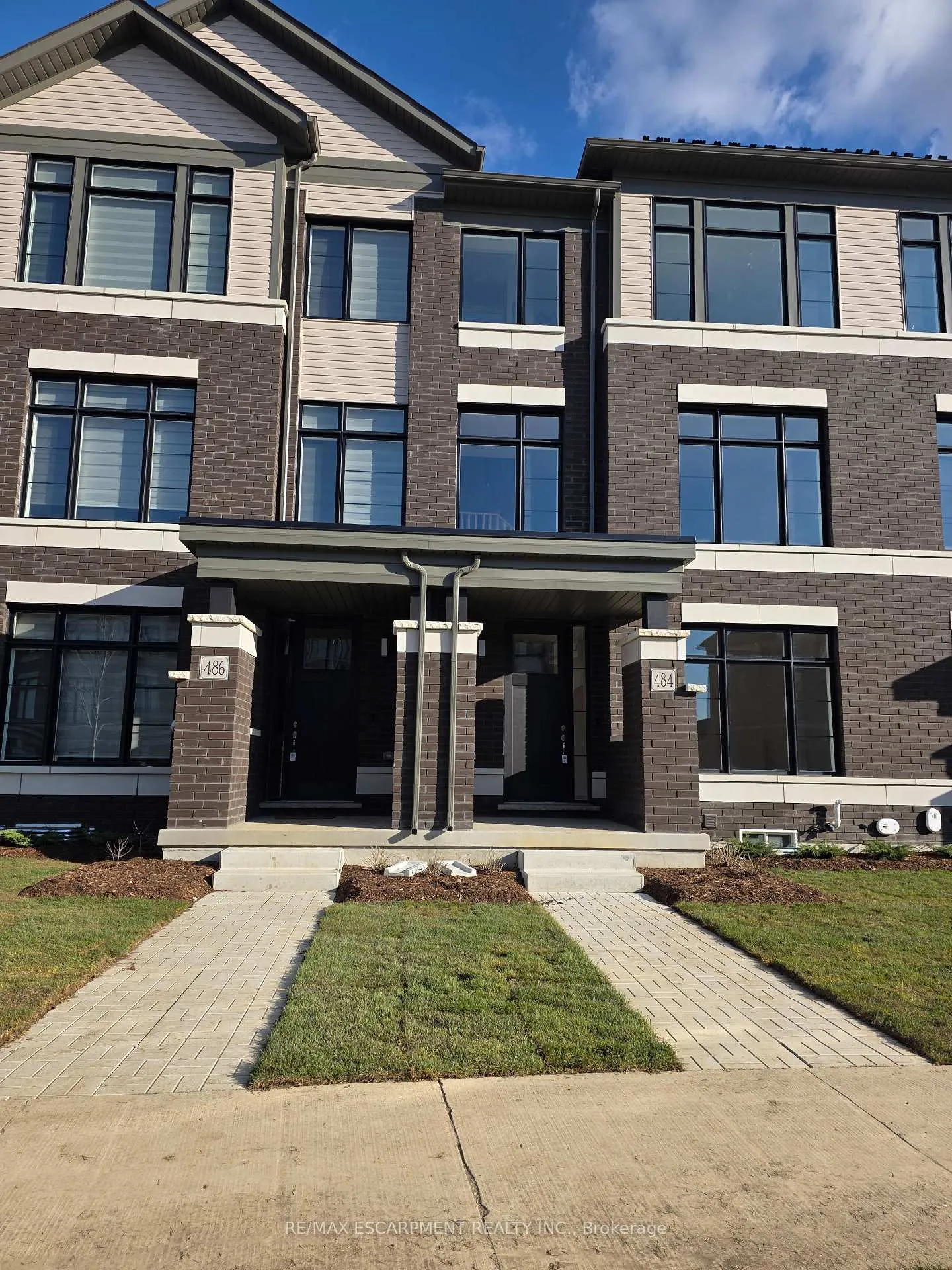 Photo 3 of 484 Provident Way, Hamilton, Mount Hope — HOMEH