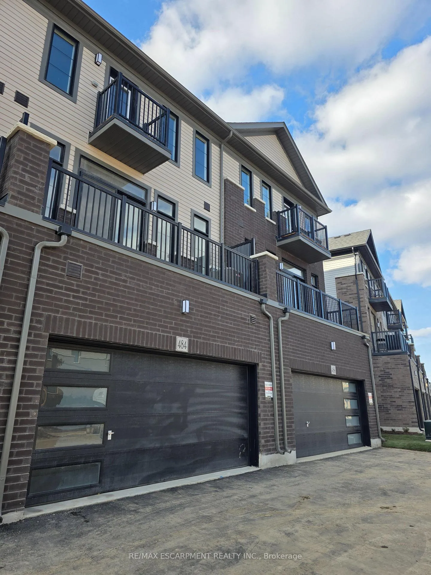 Photo 6 of 484 Provident Way, Hamilton, Mount Hope — HOMEH