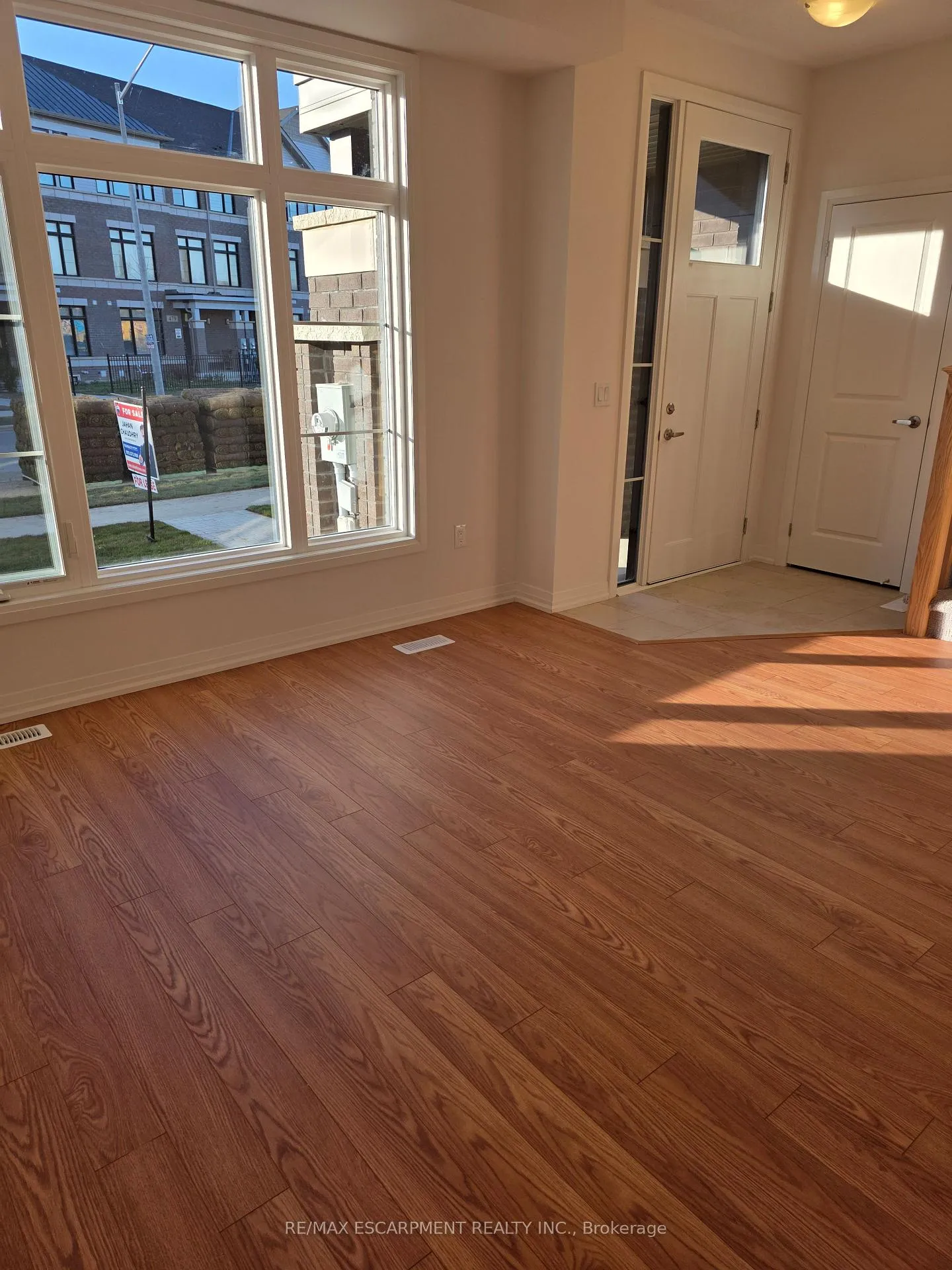 Photo 9 of 484 Provident Way, Hamilton, Mount Hope — HOMEH