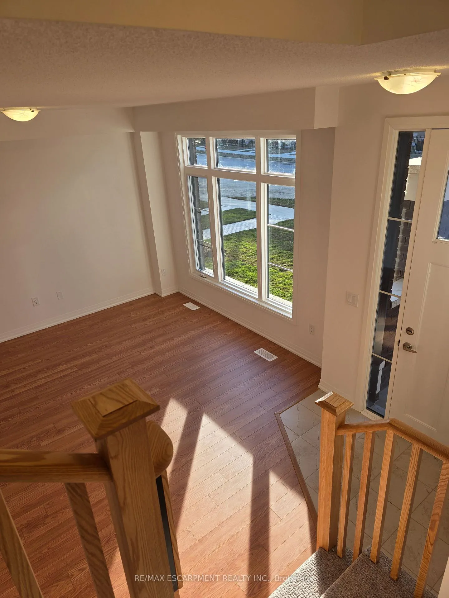 Photo 11 of 484 Provident Way, Hamilton, Mount Hope — HOMEH