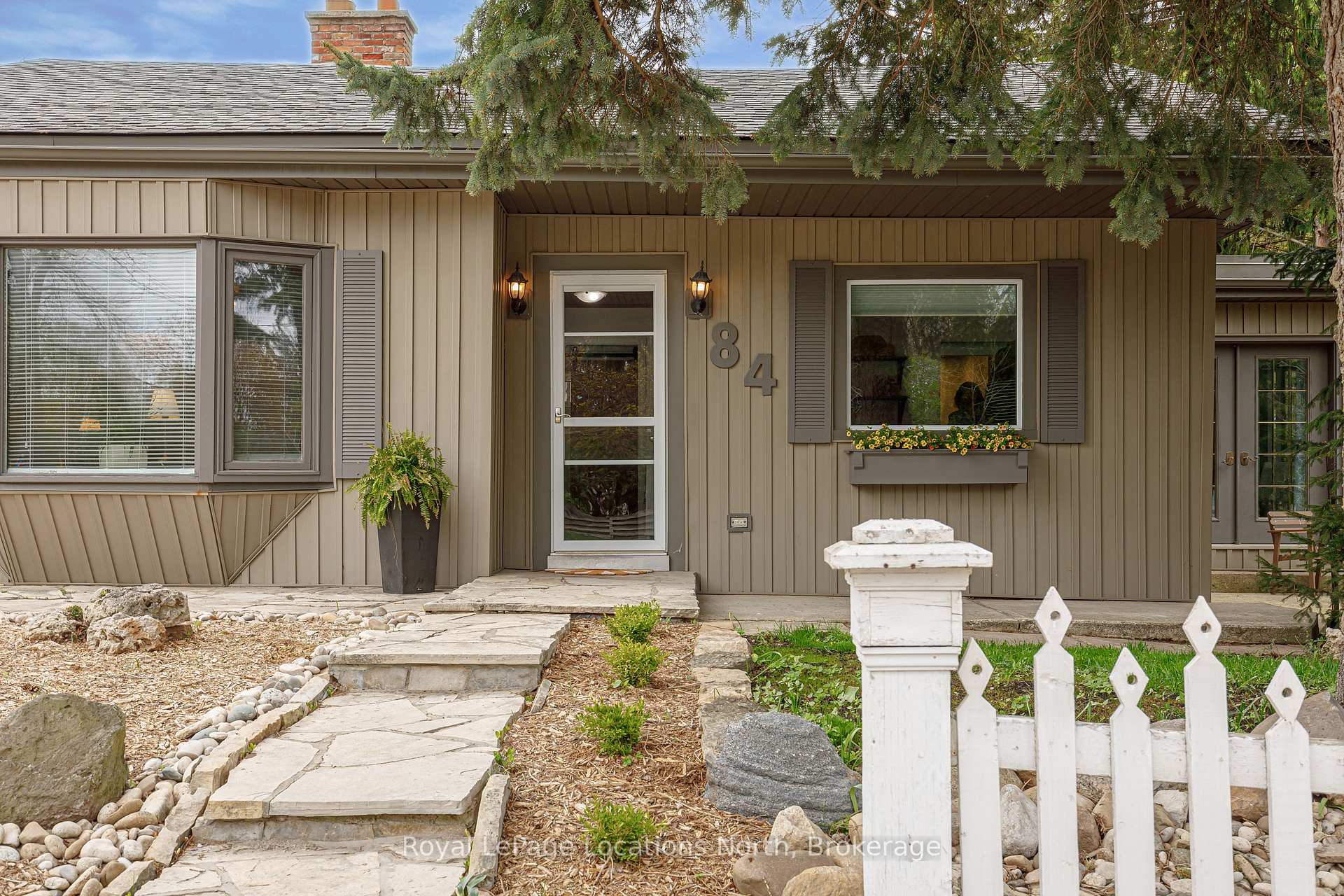 Front of 84 Sykes Street S