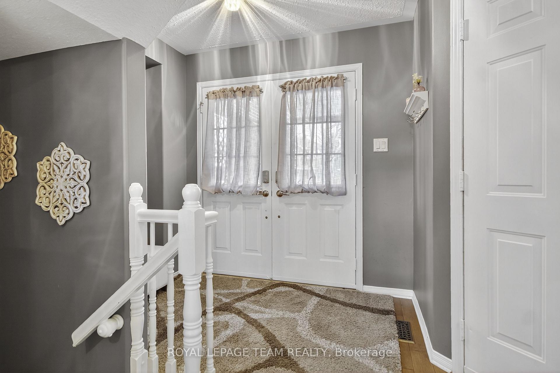 Photo 4 of 7 Newcastle Avenue, Ottawa, Kanata - Morgan's Grant/South March — HOMEH