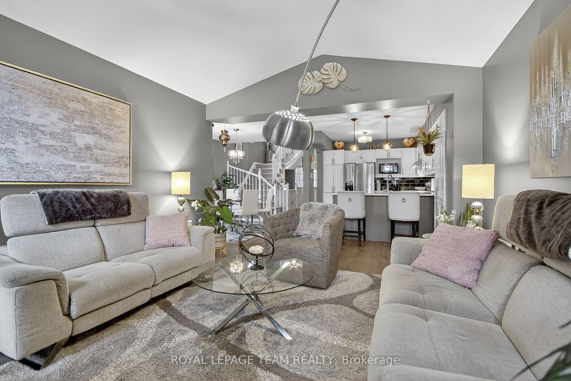 Photo 9 of 7 Newcastle Avenue, Ottawa, Kanata - Morgan's Grant/South March — HOMEH
