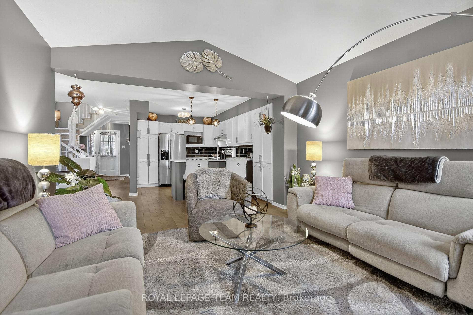 Photo 10 of 7 Newcastle Avenue, Ottawa, Kanata - Morgan's Grant/South March — HOMEH