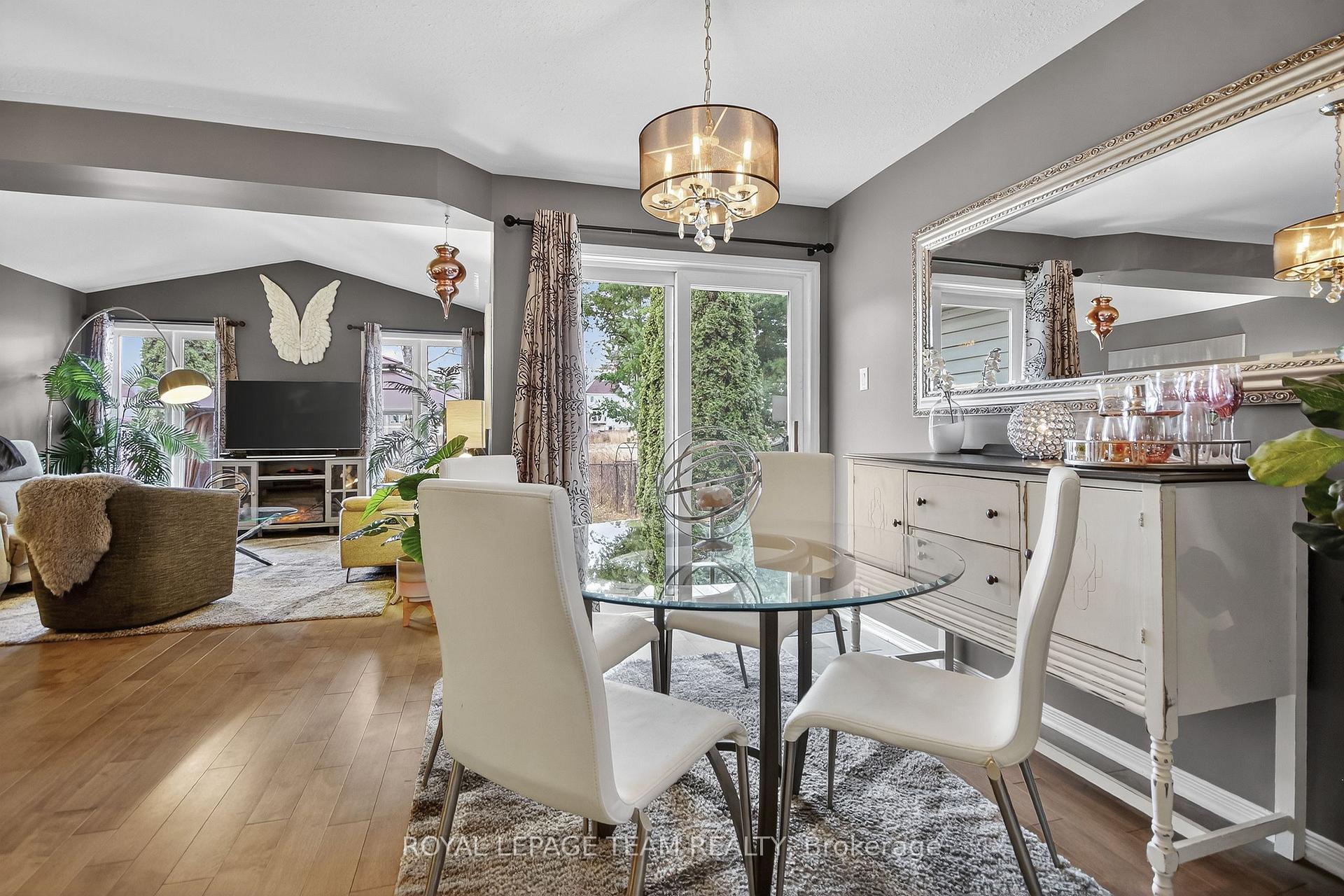 Photo 11 of 7 Newcastle Avenue, Ottawa, Kanata - Morgan's Grant/South March — HOMEH