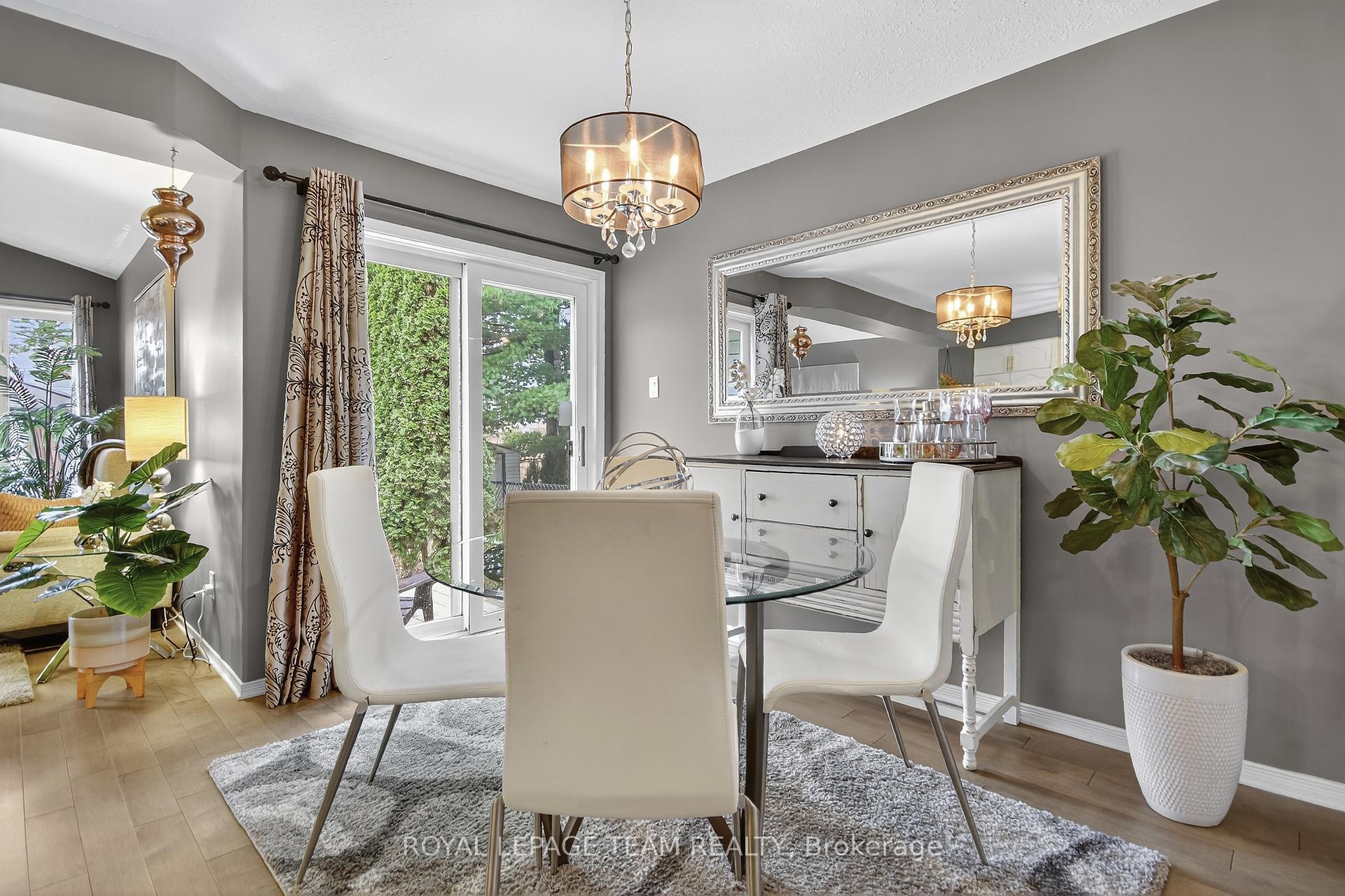 Photo 12 of 7 Newcastle Avenue, Ottawa, Kanata - Morgan's Grant/South March — HOMEH