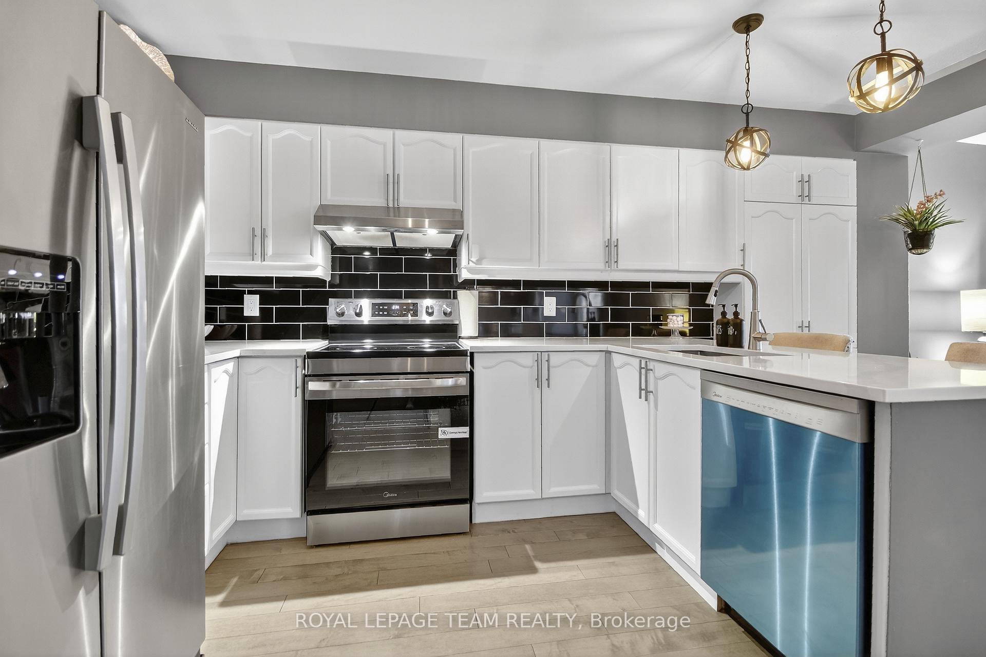 Photo 17 of 7 Newcastle Avenue, Ottawa, Kanata - Morgan's Grant/South March — HOMEH