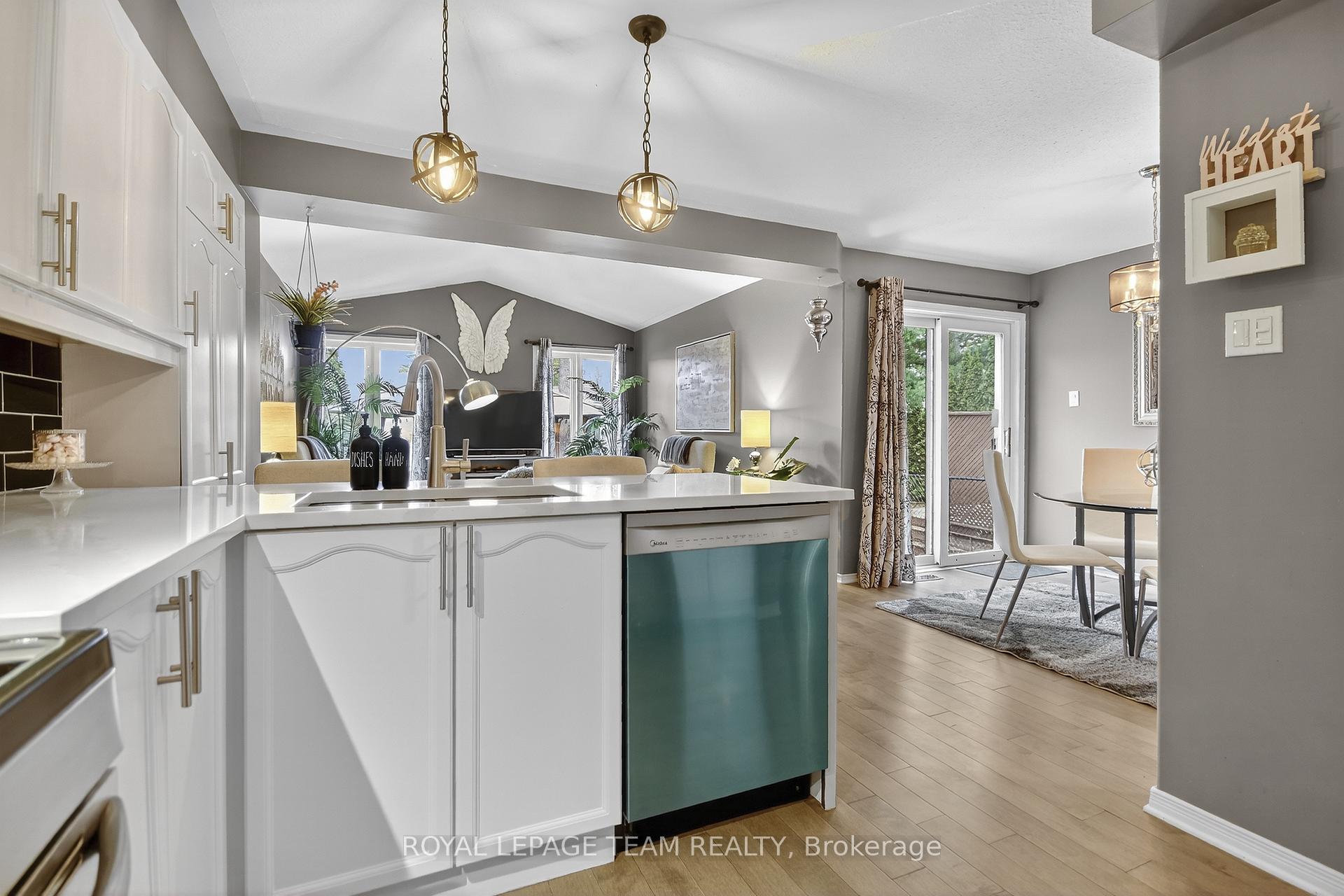 Photo 18 of 7 Newcastle Avenue, Ottawa, Kanata - Morgan's Grant/South March — HOMEH