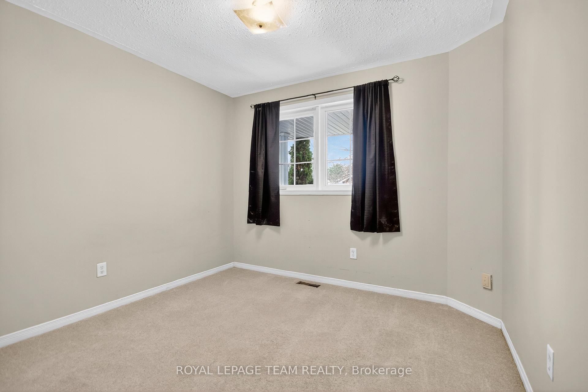 Photo 33 of 7 Newcastle Avenue, Ottawa, Kanata - Morgan's Grant/South March — HOMEH