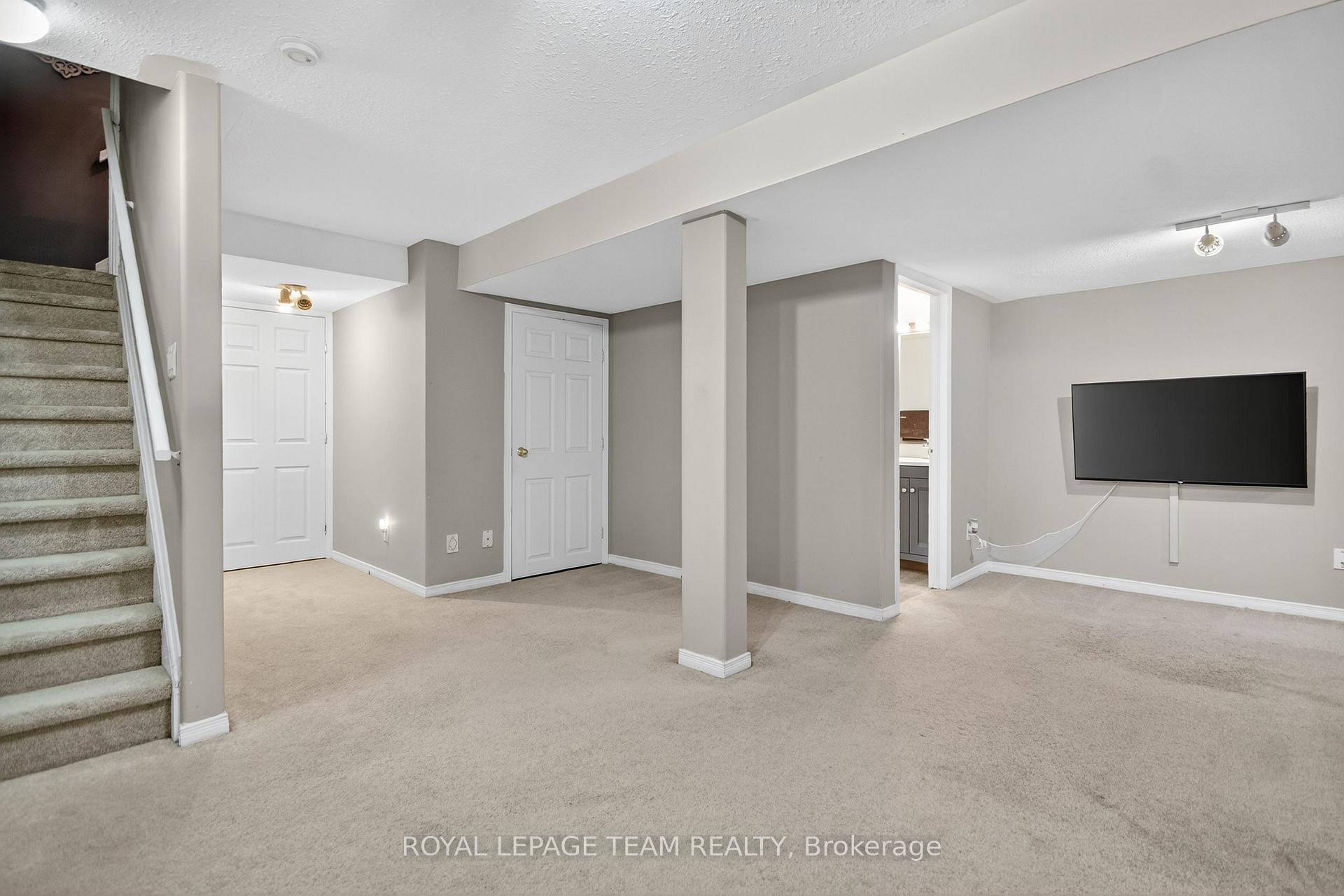 Photo 36 of 7 Newcastle Avenue, Ottawa, Kanata - Morgan's Grant/South March — HOMEH