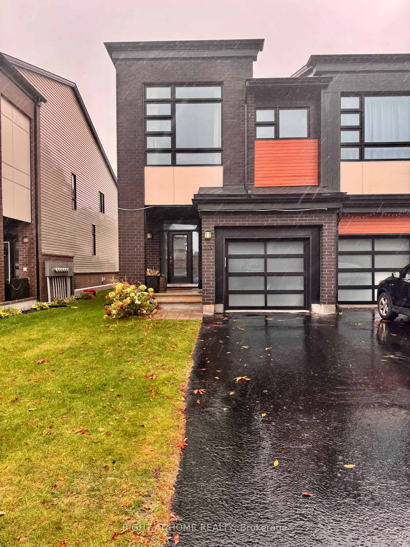 Photo 1 of 23 Plank Street, Ottawa, Kanata - Emerald Meadows/Trailwest — HOMEH